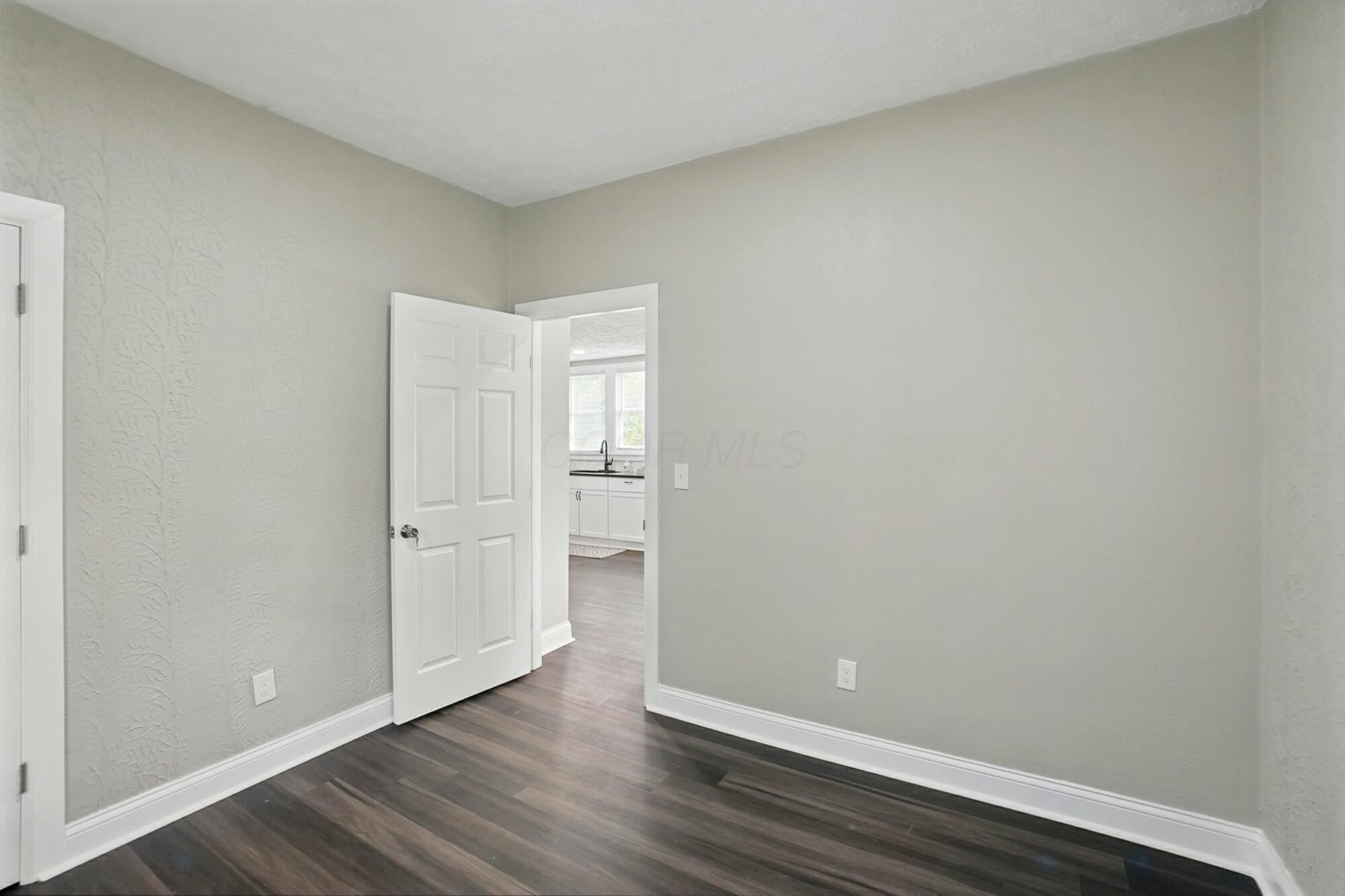 2718 Lagonda Avenue Property Photo 19