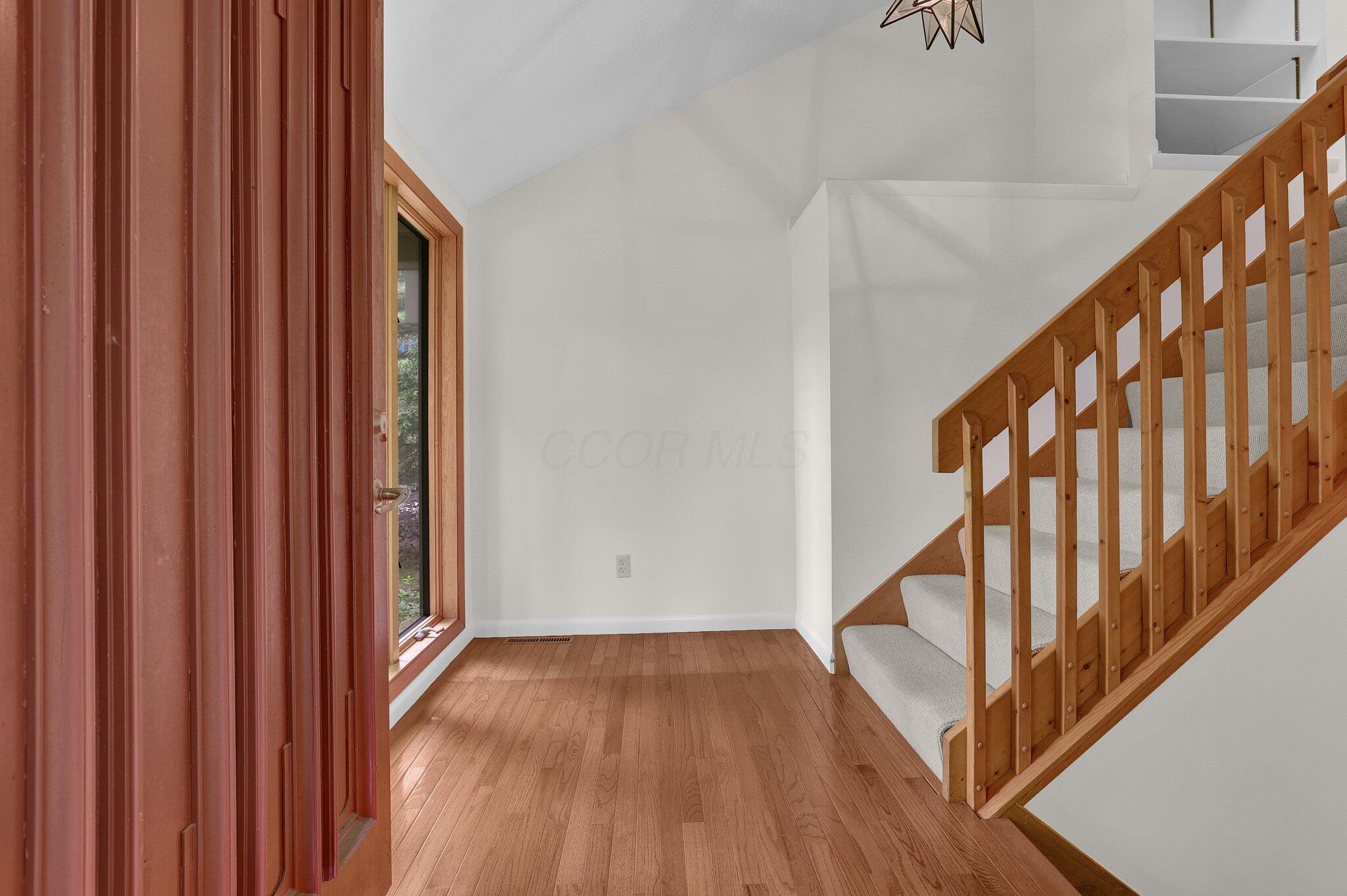 211 Pembroke Lane Property Photo 6