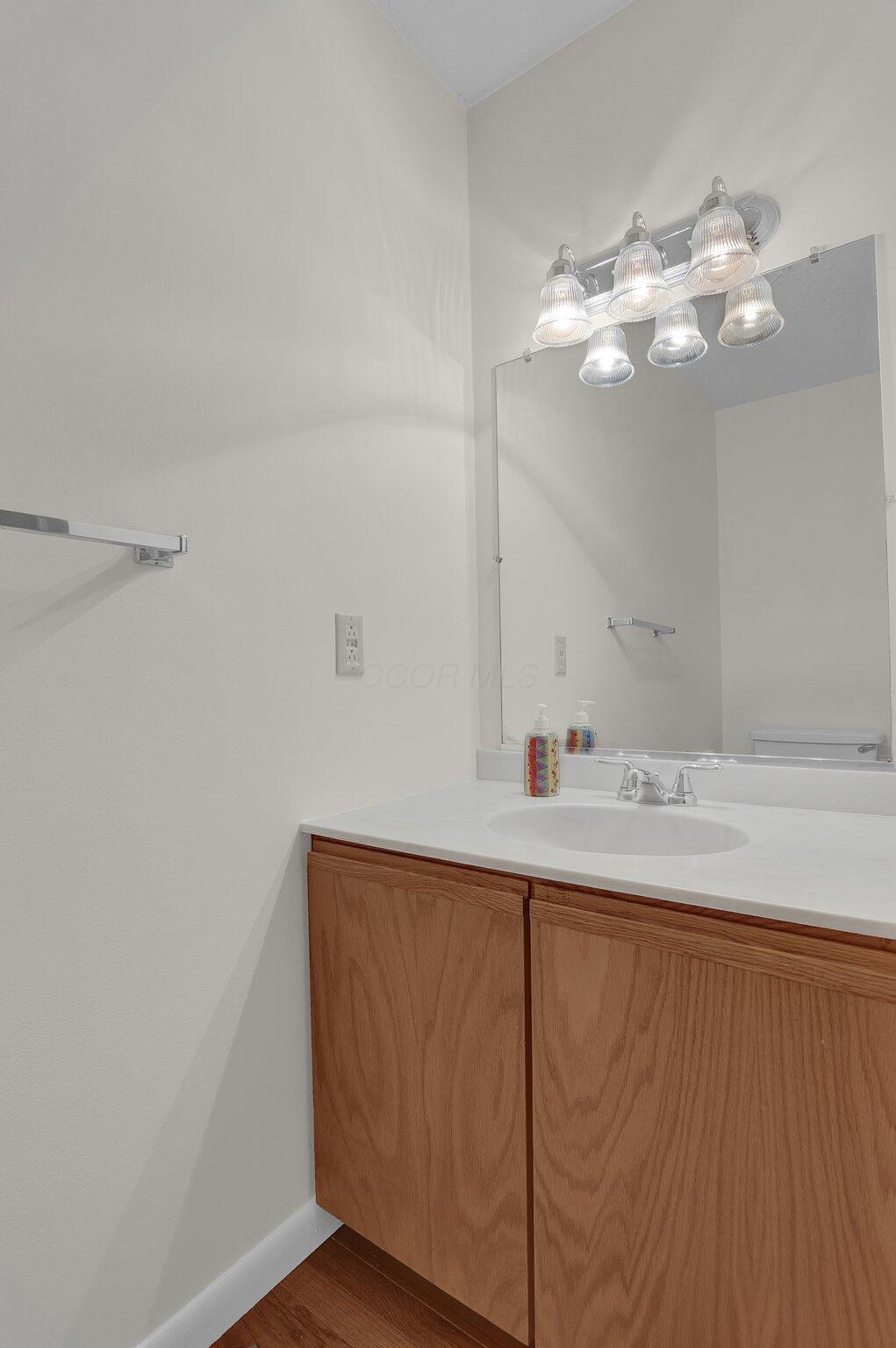 211 Pembroke Lane Property Photo 18