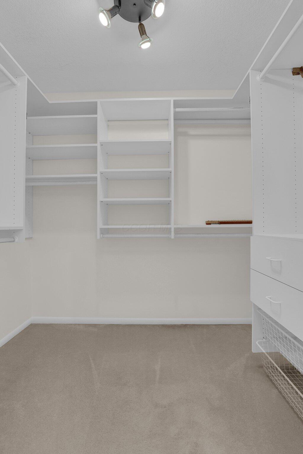 211 Pembroke Lane Property Photo 22