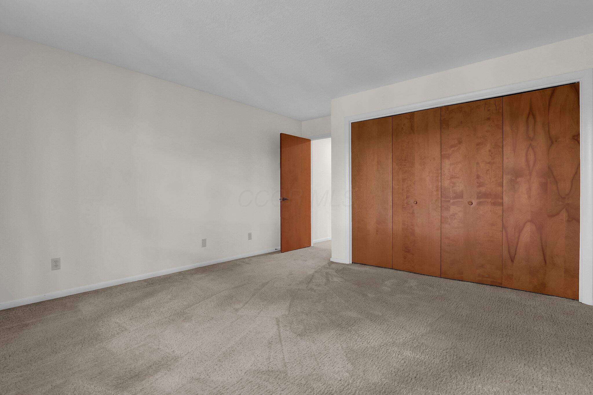 211 Pembroke Lane Property Photo 27