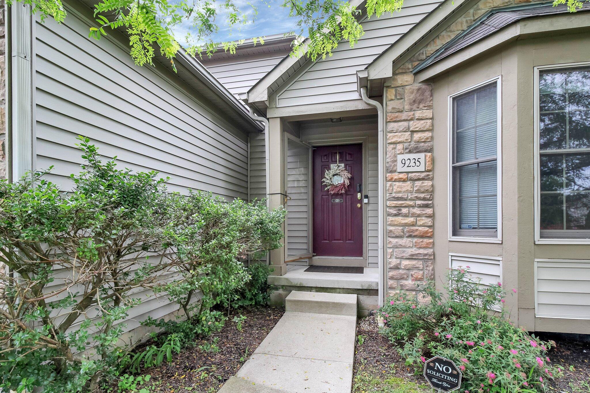 9235 Ridgeline Drive Property Photo 3