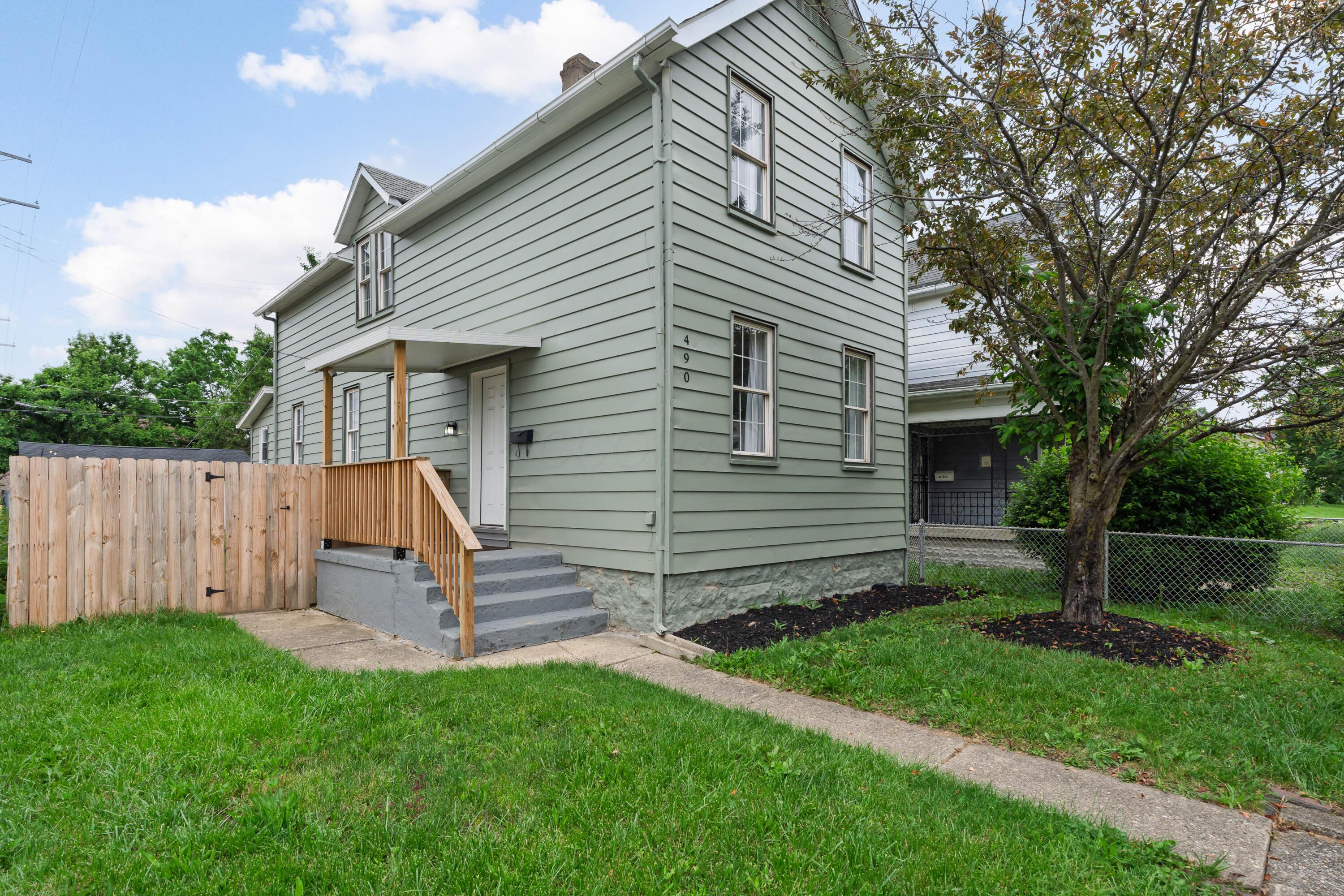 490 E Mithoff Street Property Photo 1