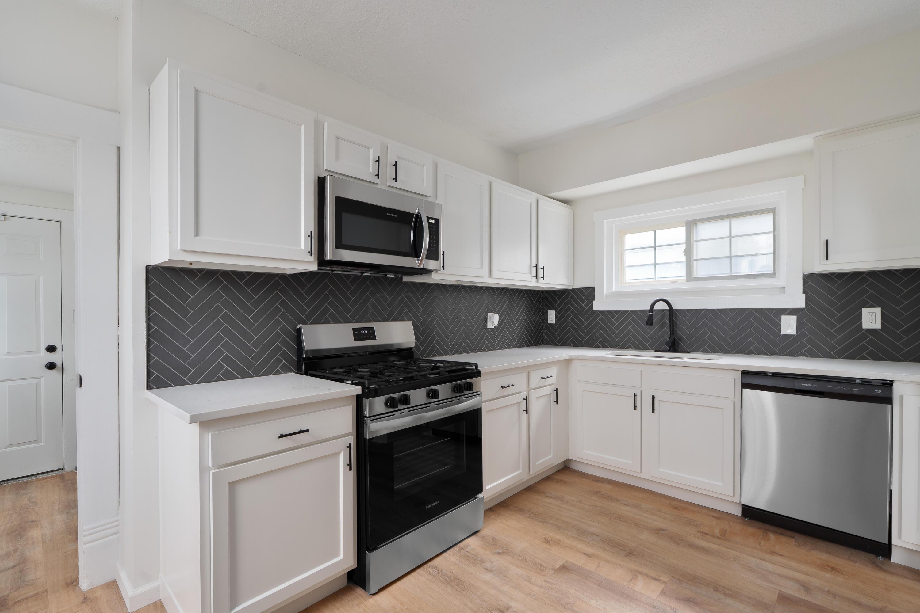 490 E Mithoff Street Property Photo 10
