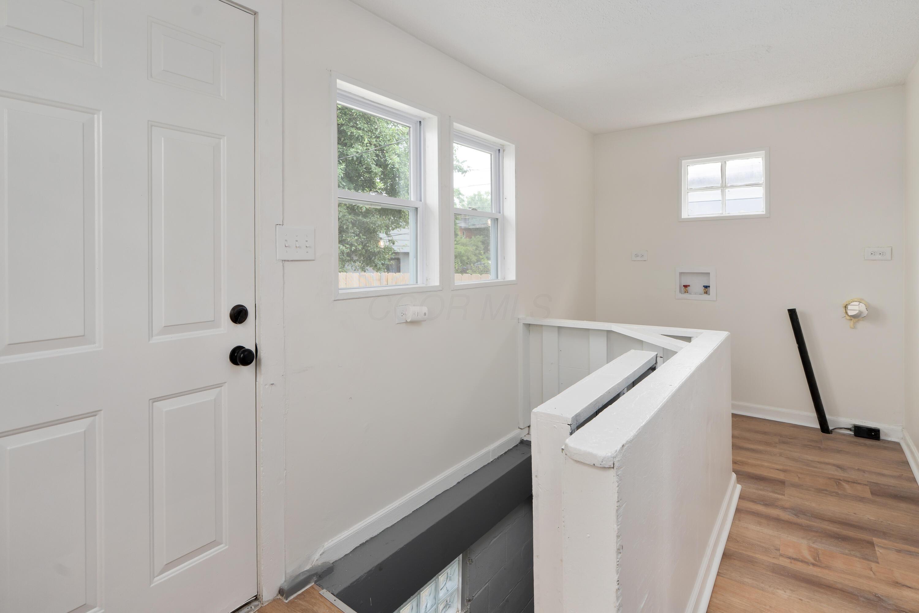 490 E Mithoff Street Property Photo 14