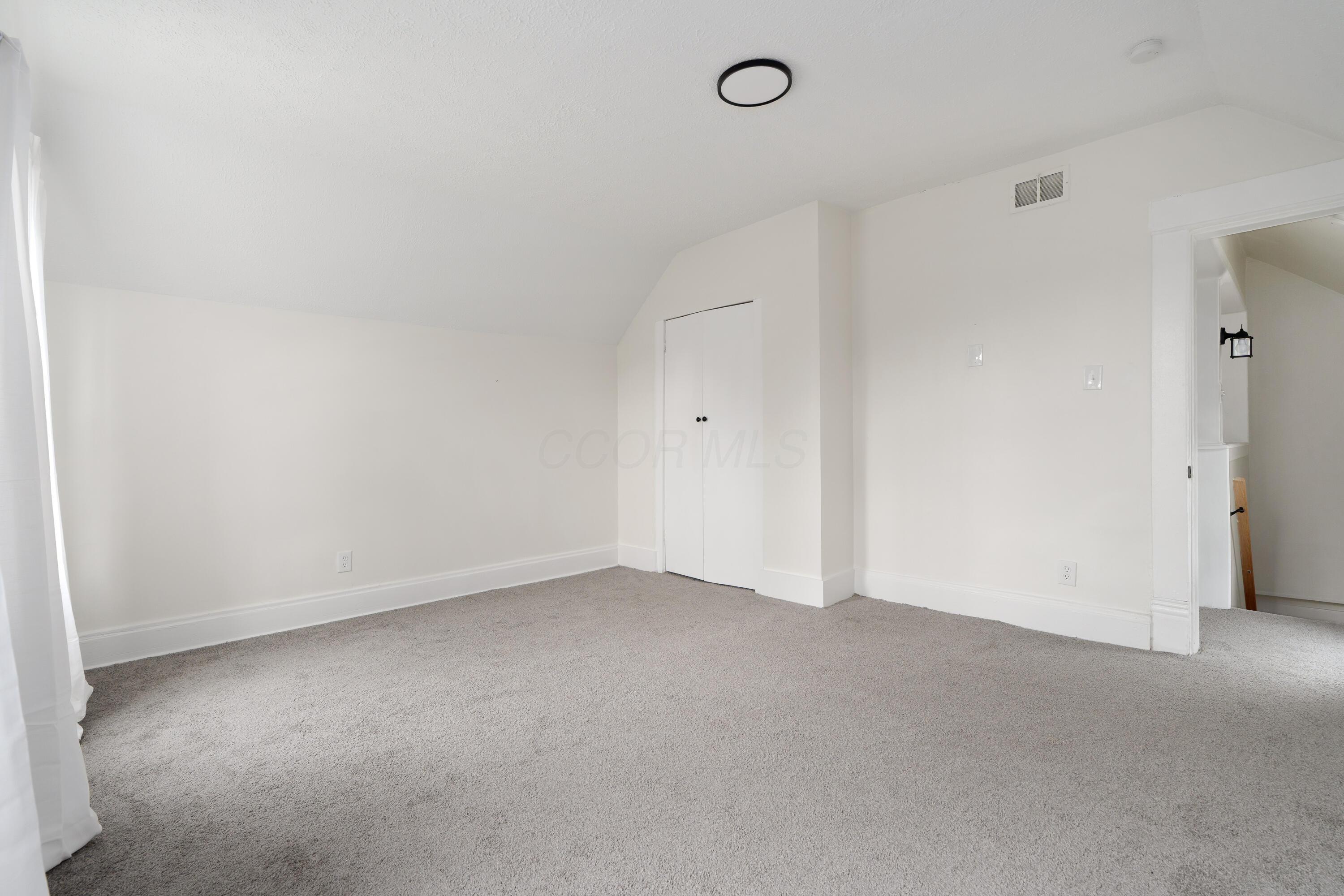 490 E Mithoff Street Property Photo 18