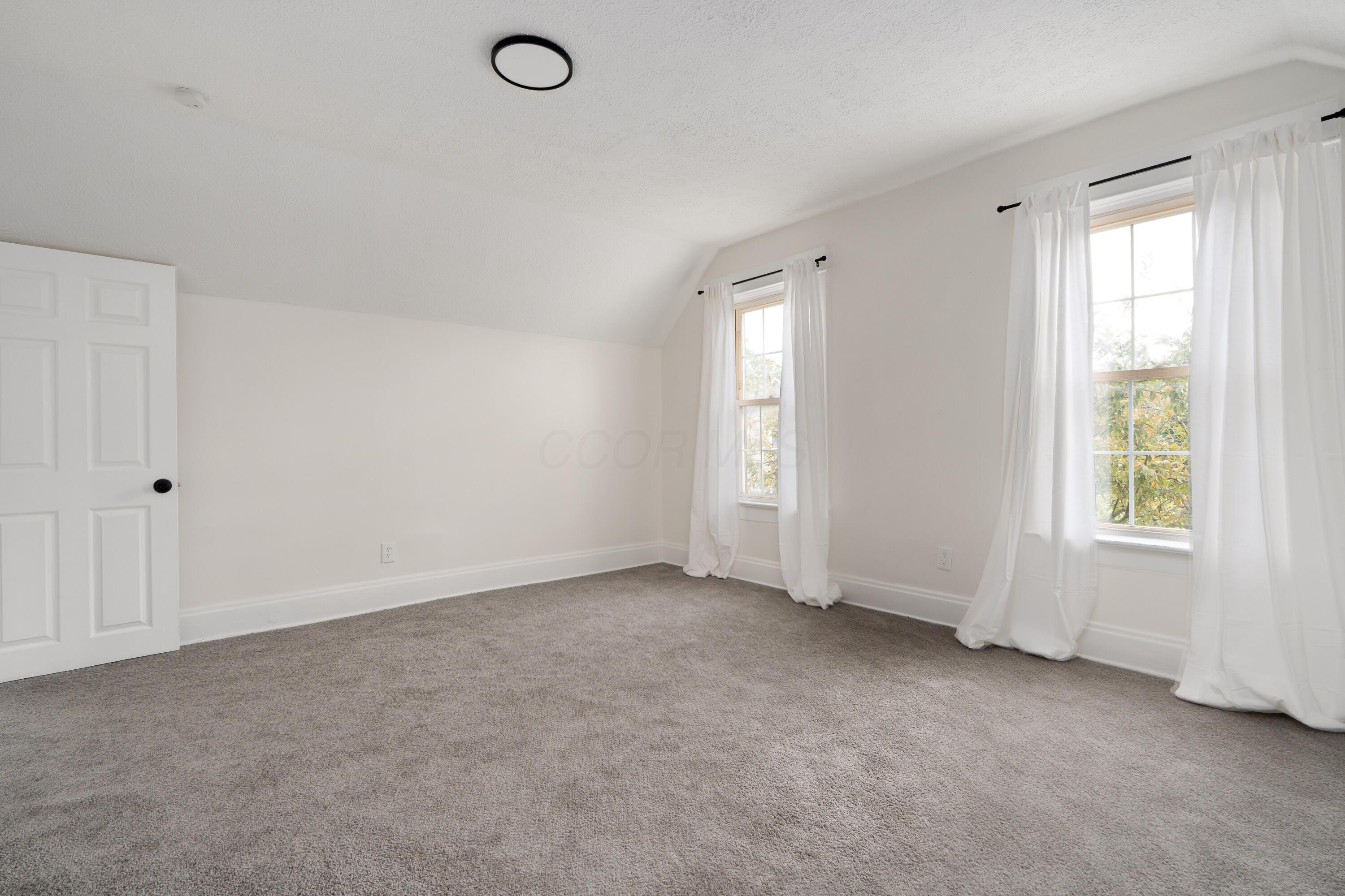 490 E Mithoff Street Property Photo 19