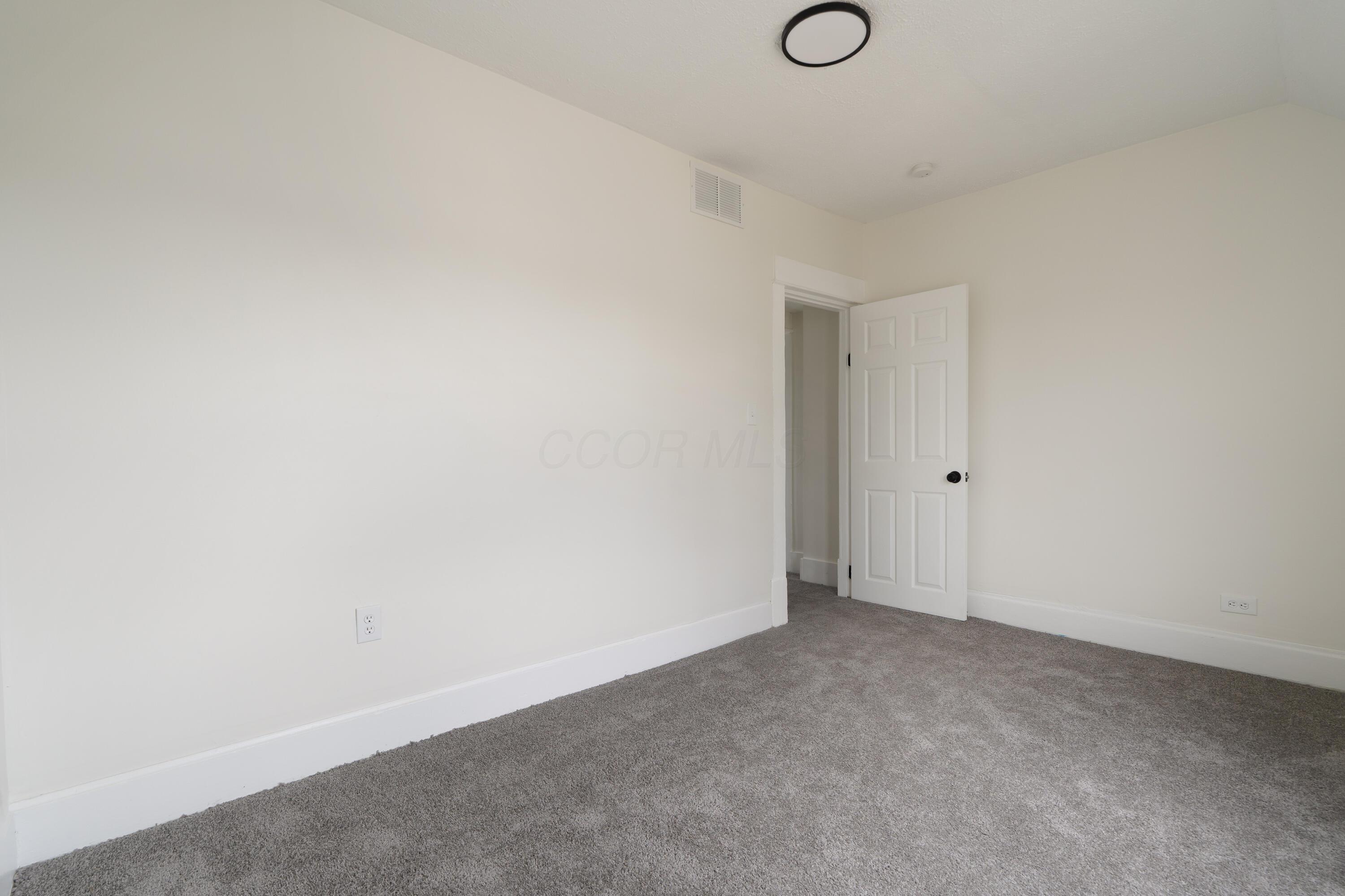 490 E Mithoff Street Property Photo 21