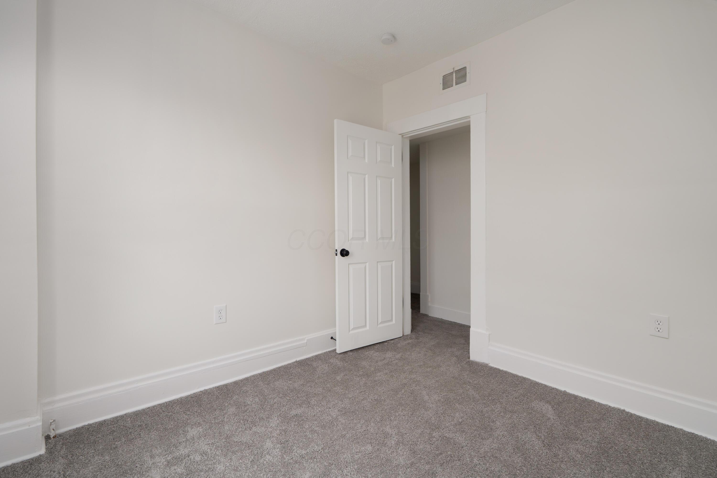 490 E Mithoff Street Property Photo 23
