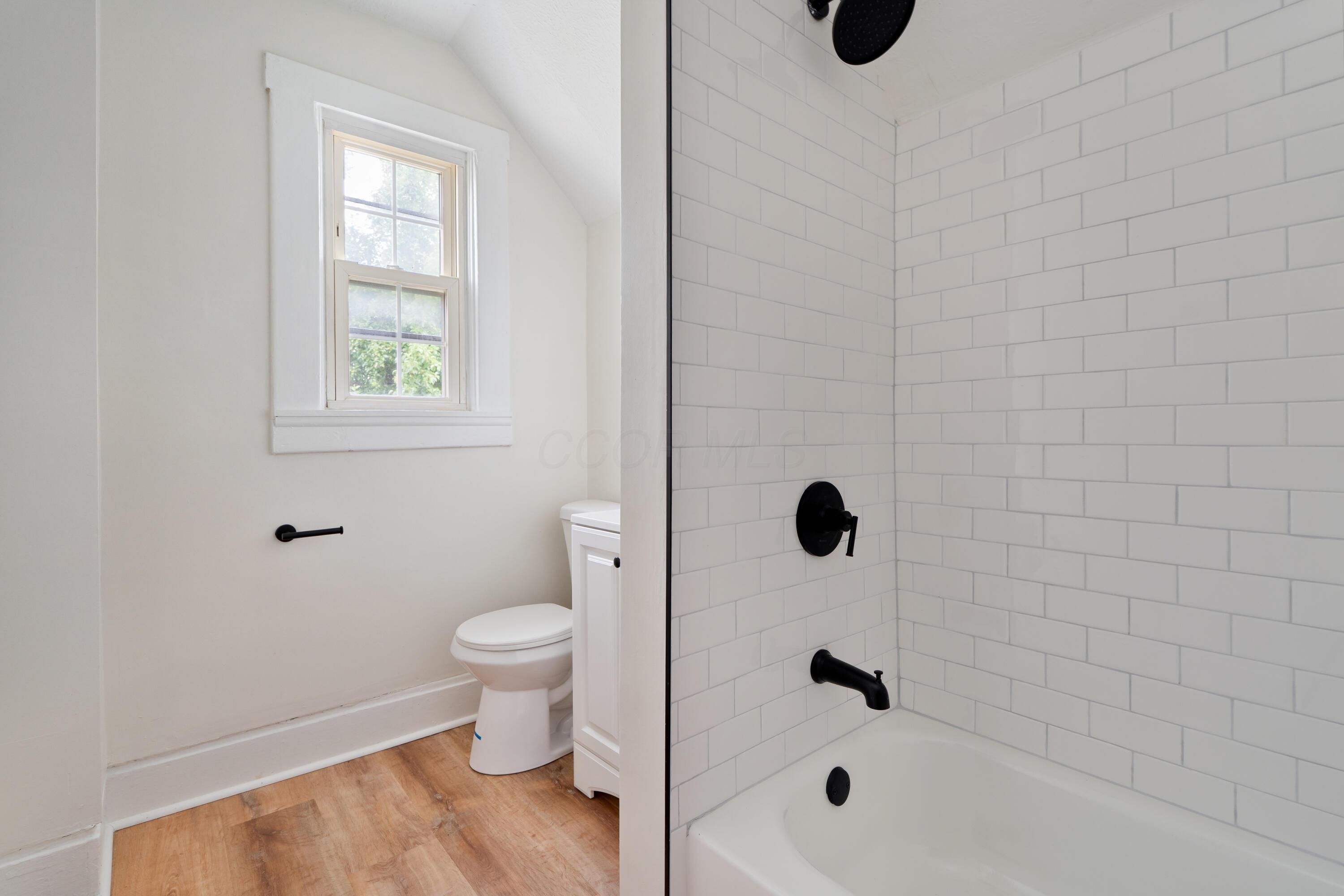 490 E Mithoff Street Property Photo 24
