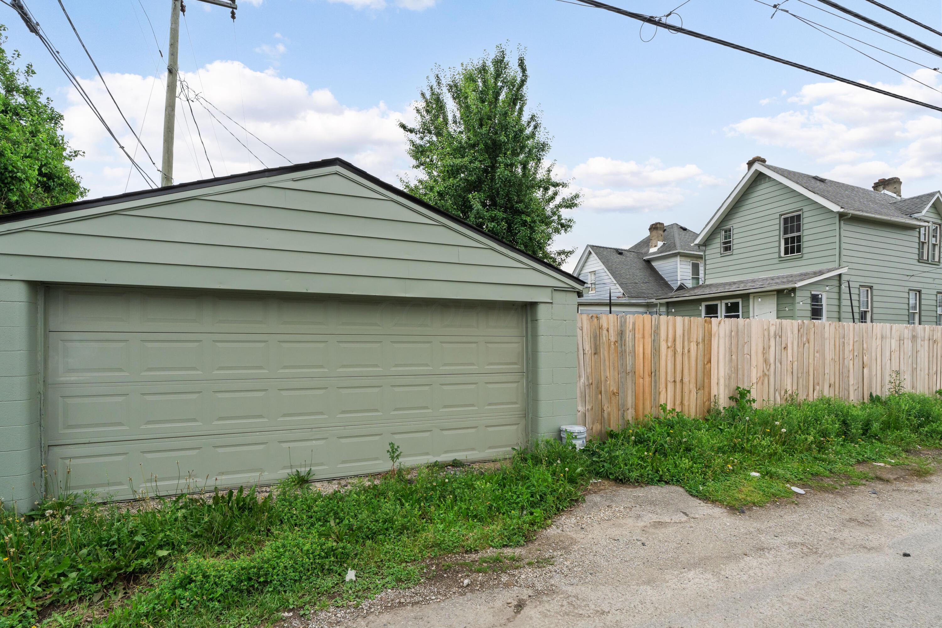 490 E Mithoff Street Property Photo 33