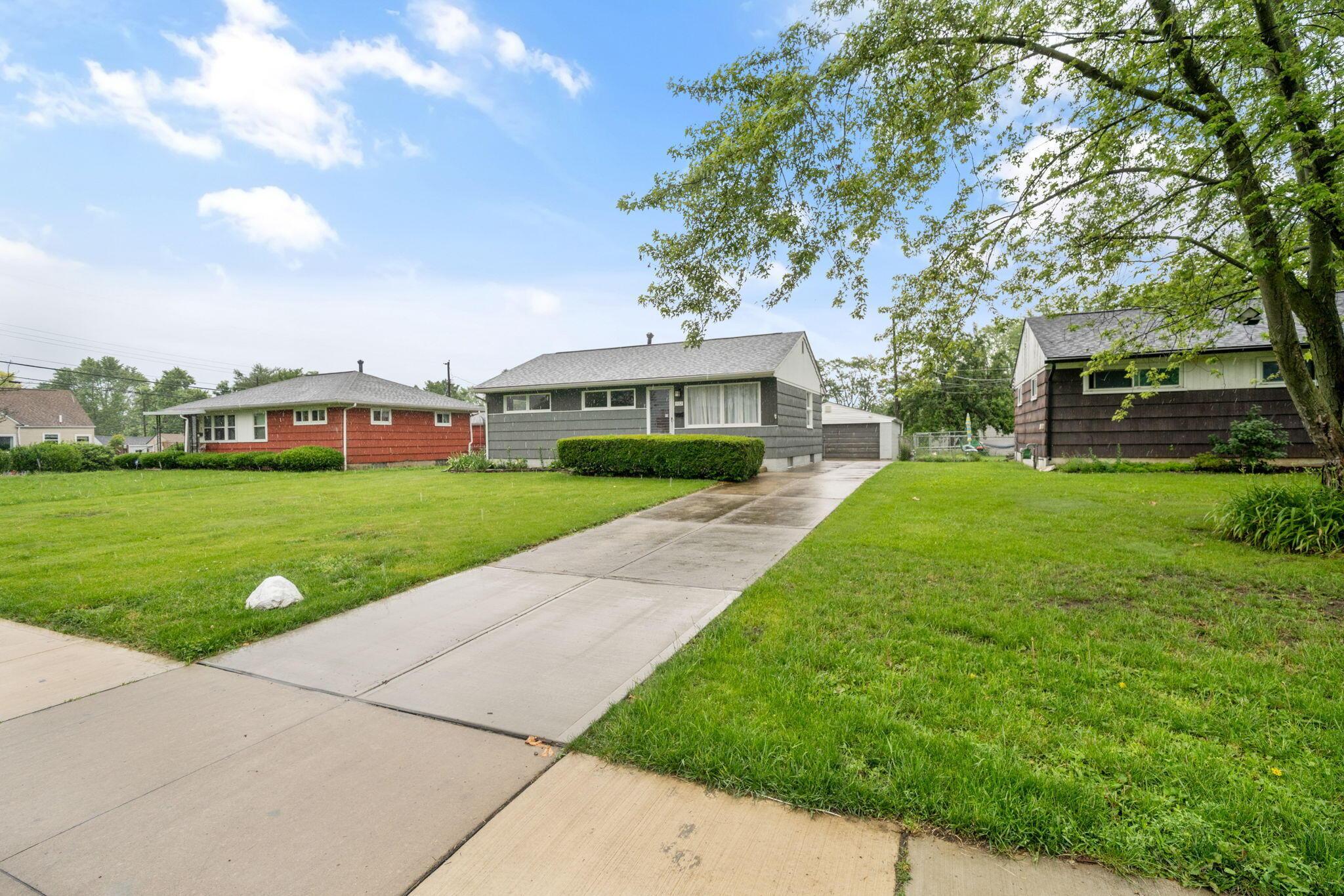 992 S Hague Avenue Property Photo 2