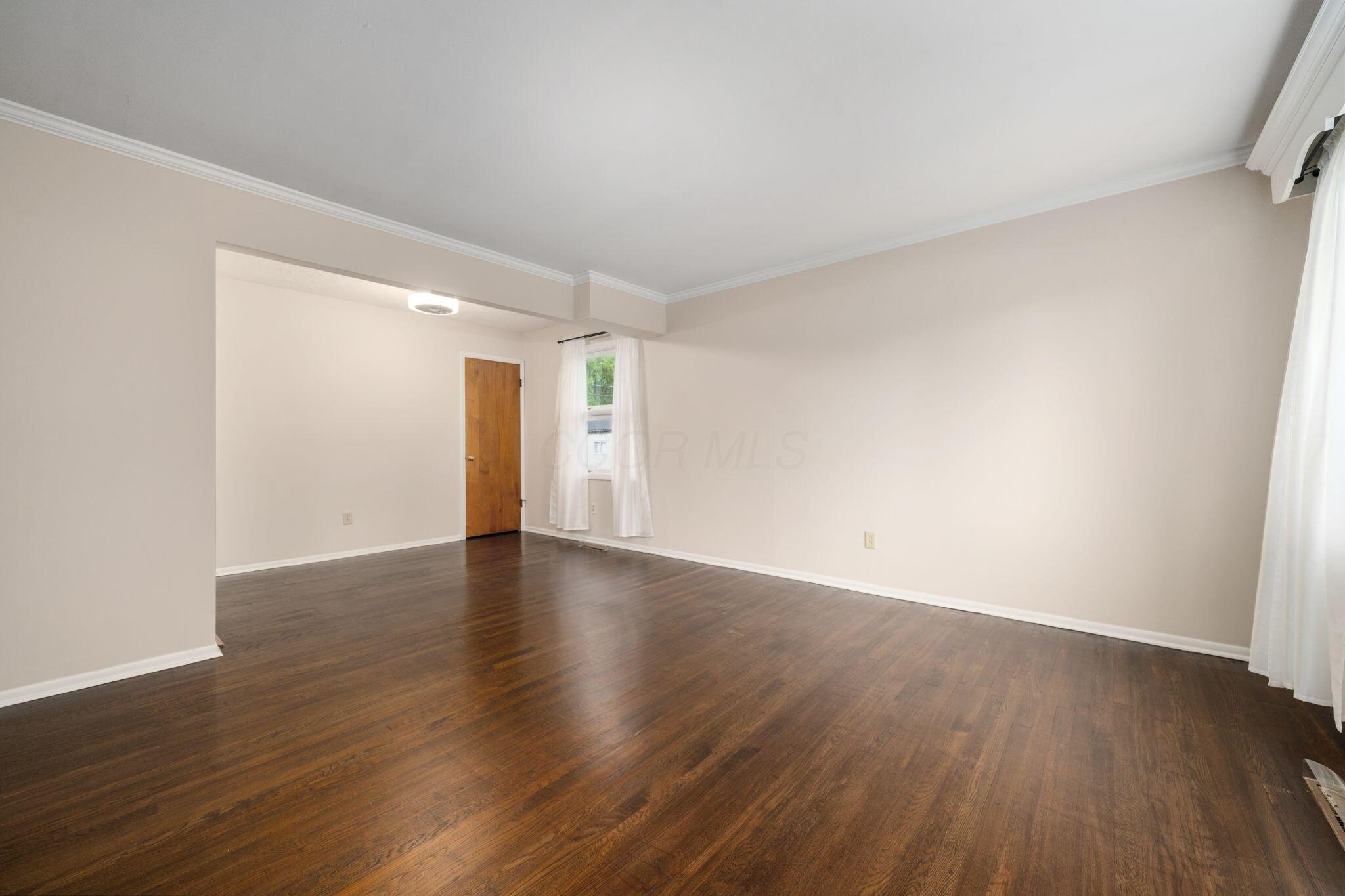 992 S Hague Avenue Property Photo 7