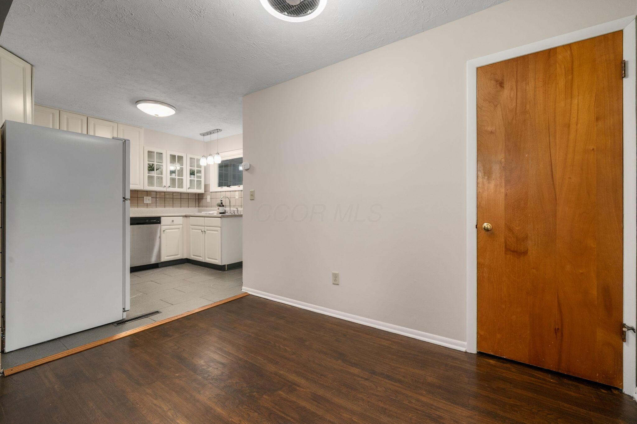 992 S Hague Avenue Property Photo 12