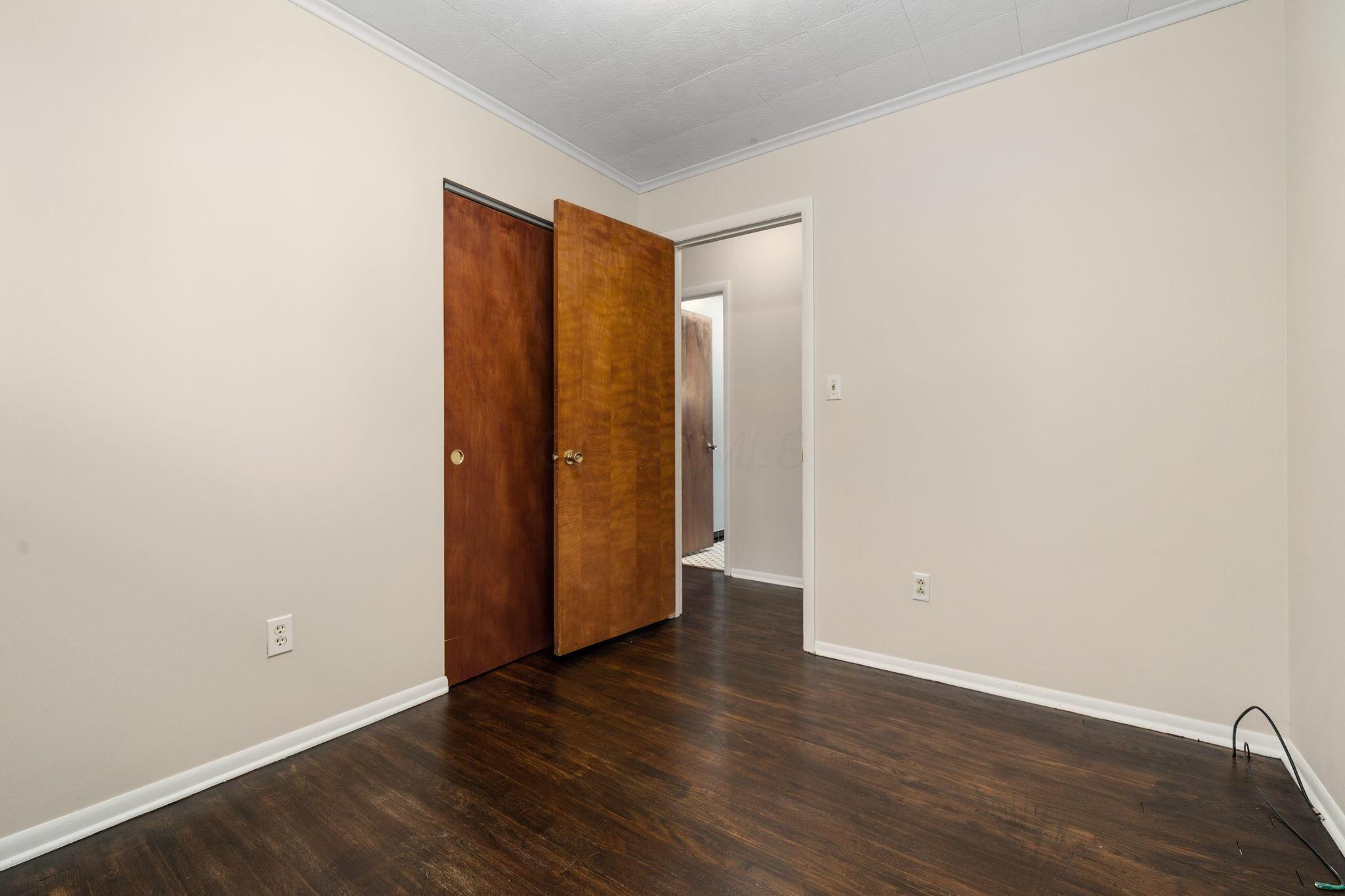 992 S Hague Avenue Property Photo 20