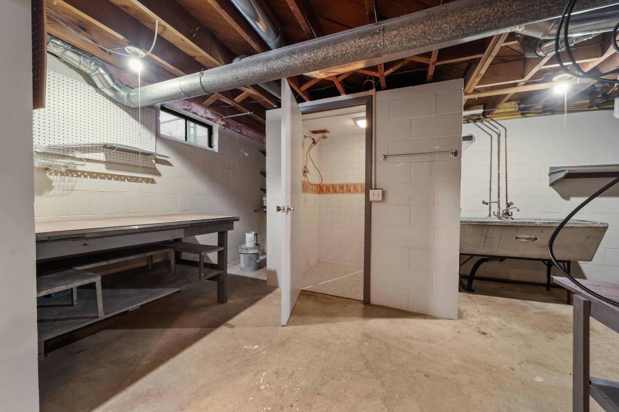 992 S Hague Avenue Property Photo 30