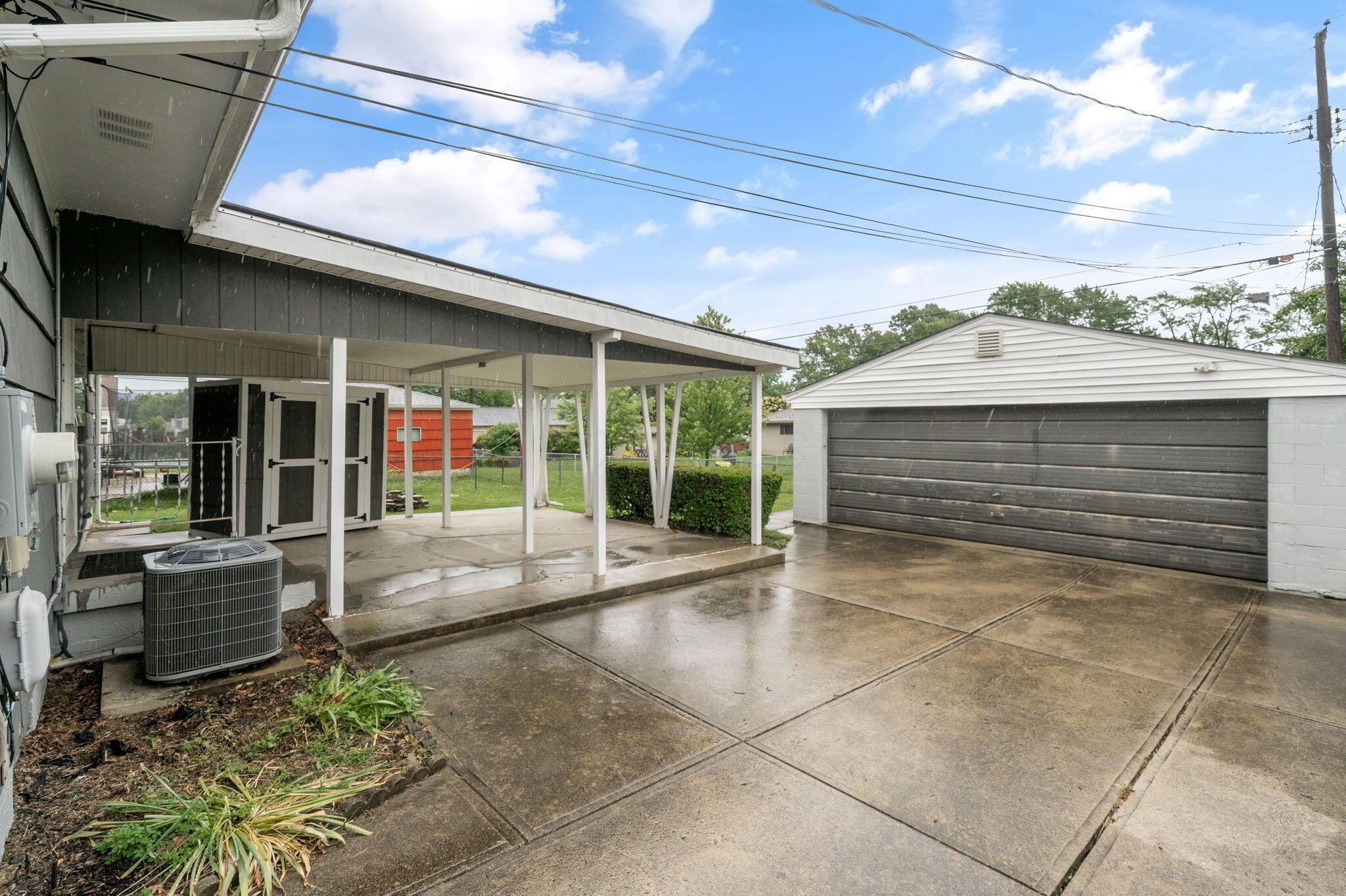 992 S Hague Avenue Property Photo 32