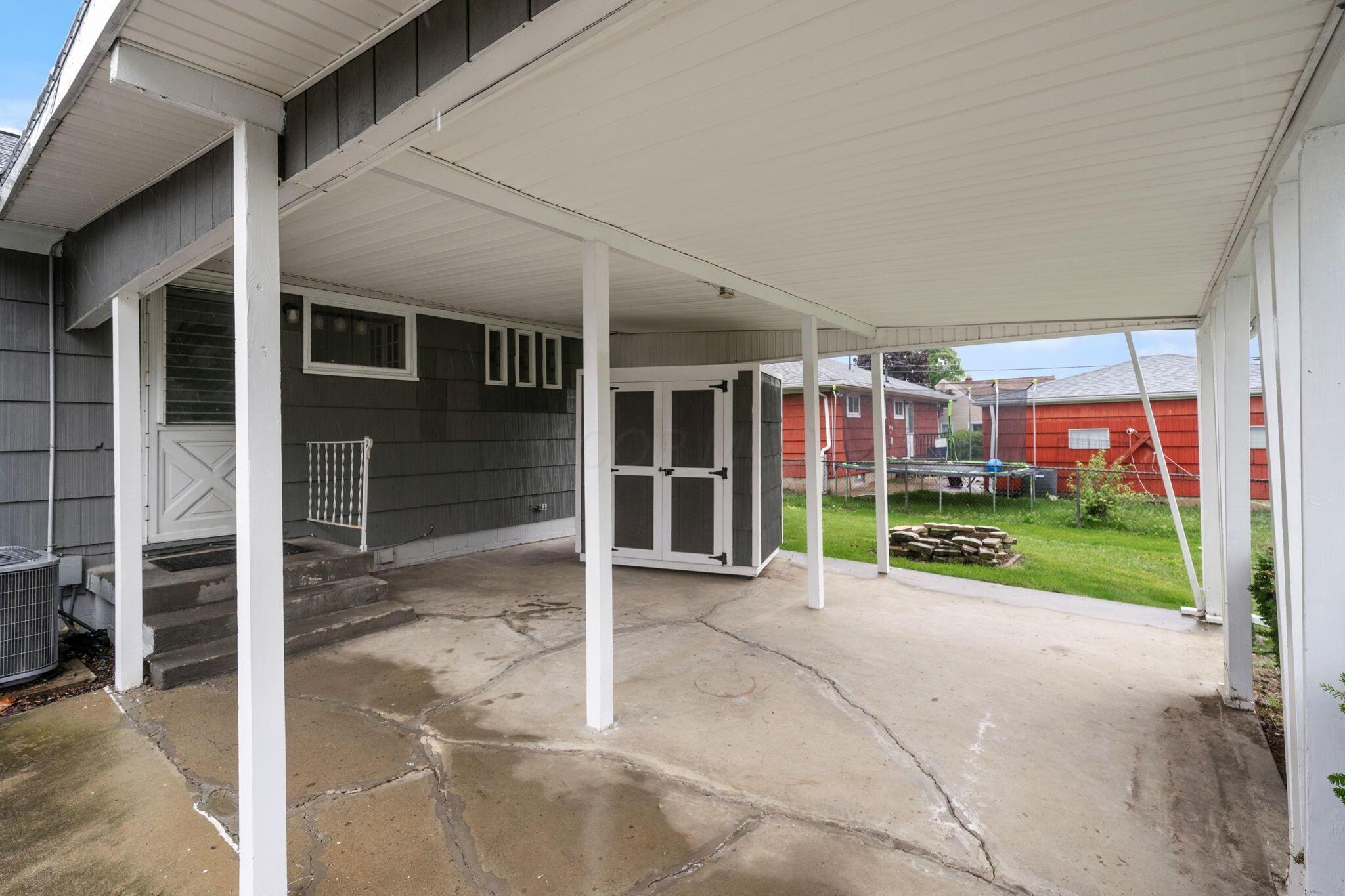992 S Hague Avenue Property Photo 34