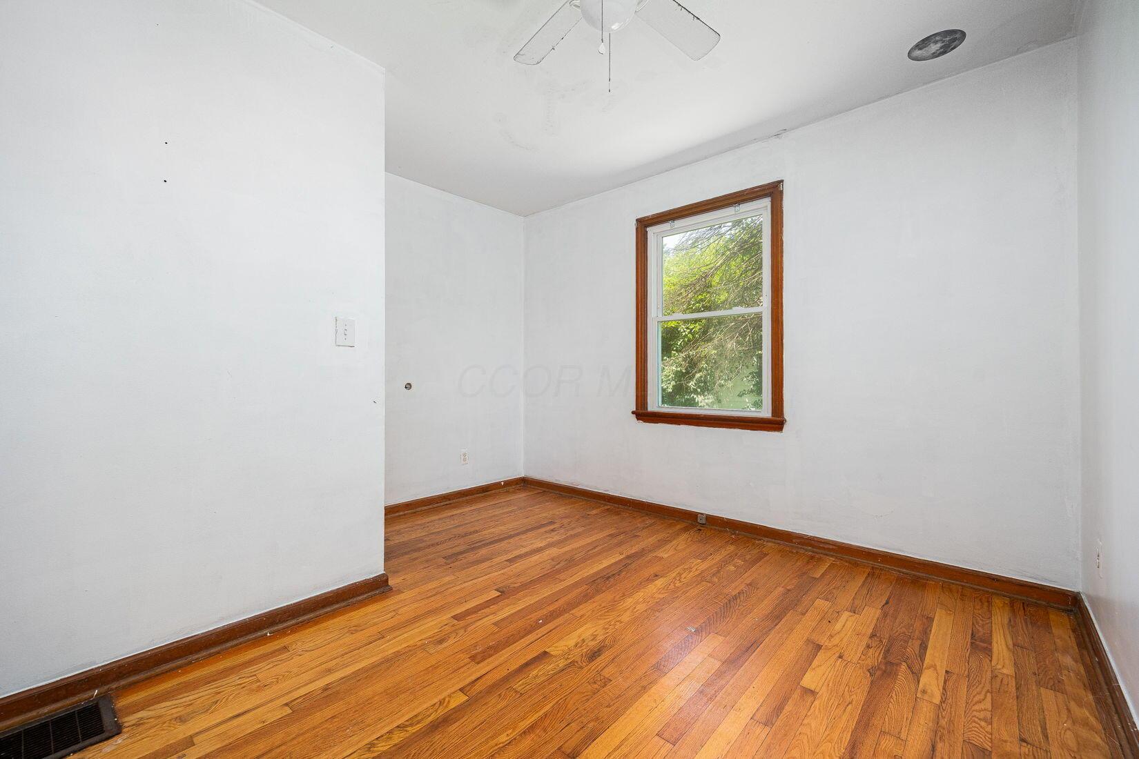 1900 S Champion Avenue Property Photo 10