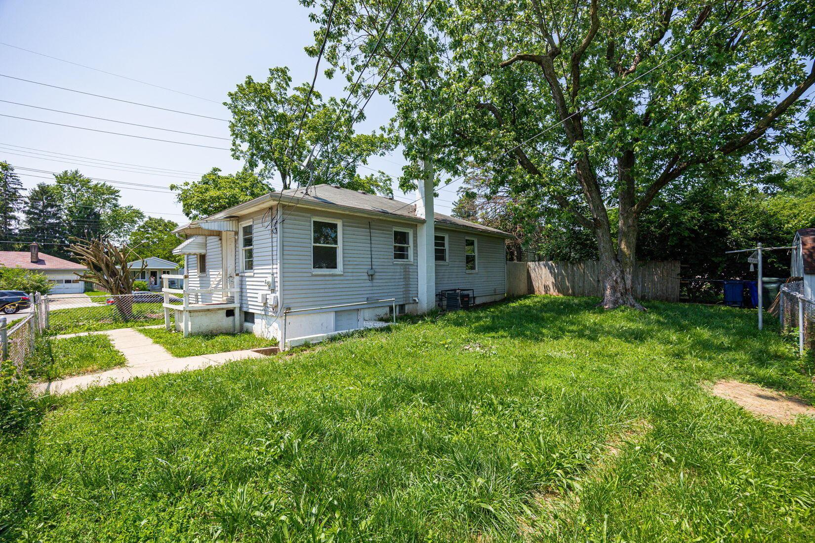 1900 S Champion Avenue Property Photo 15