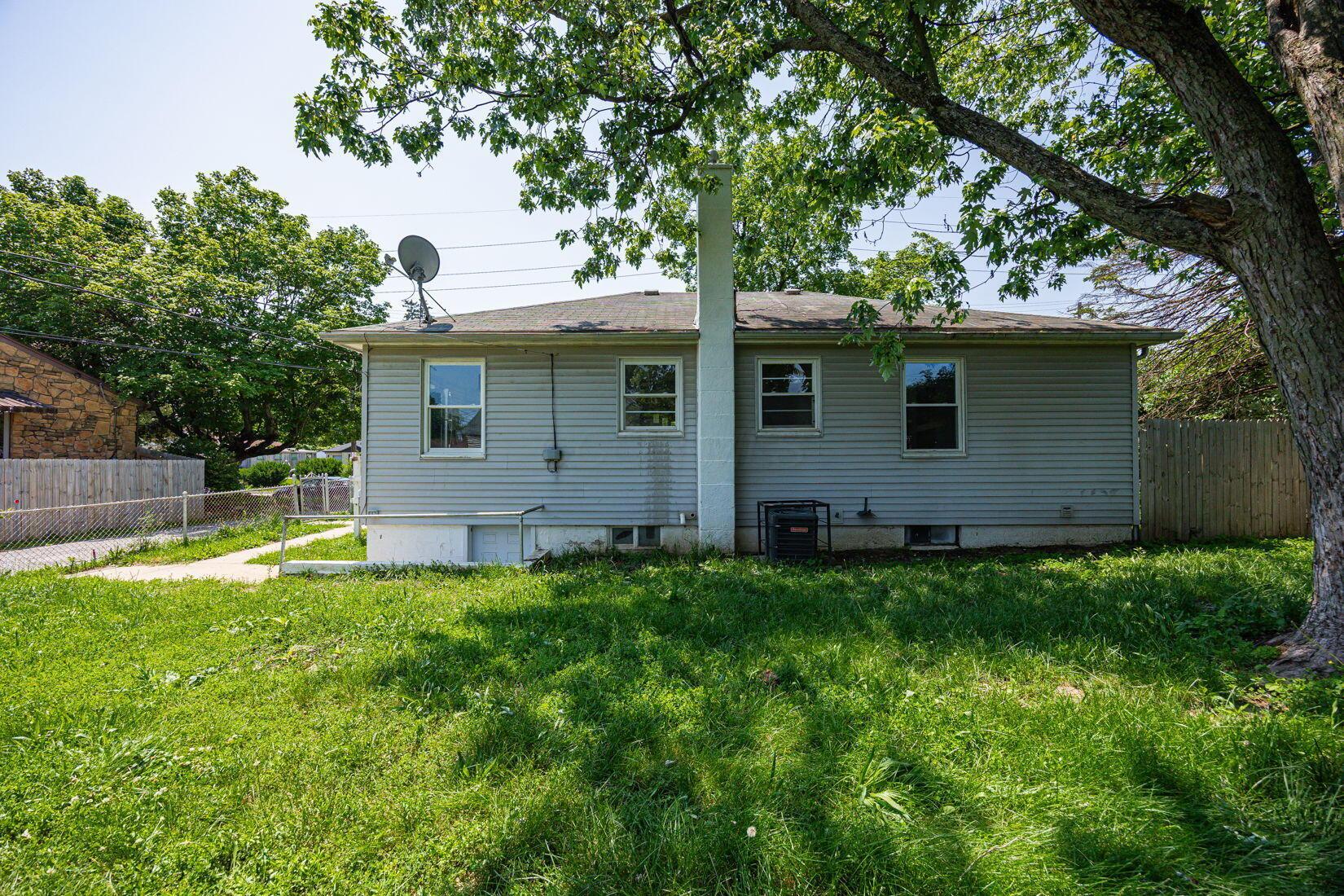 1900 S Champion Avenue Property Photo 16