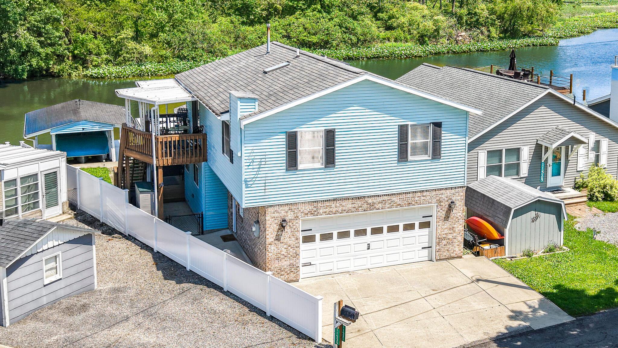 11531 Circle Drive Property Photo 1