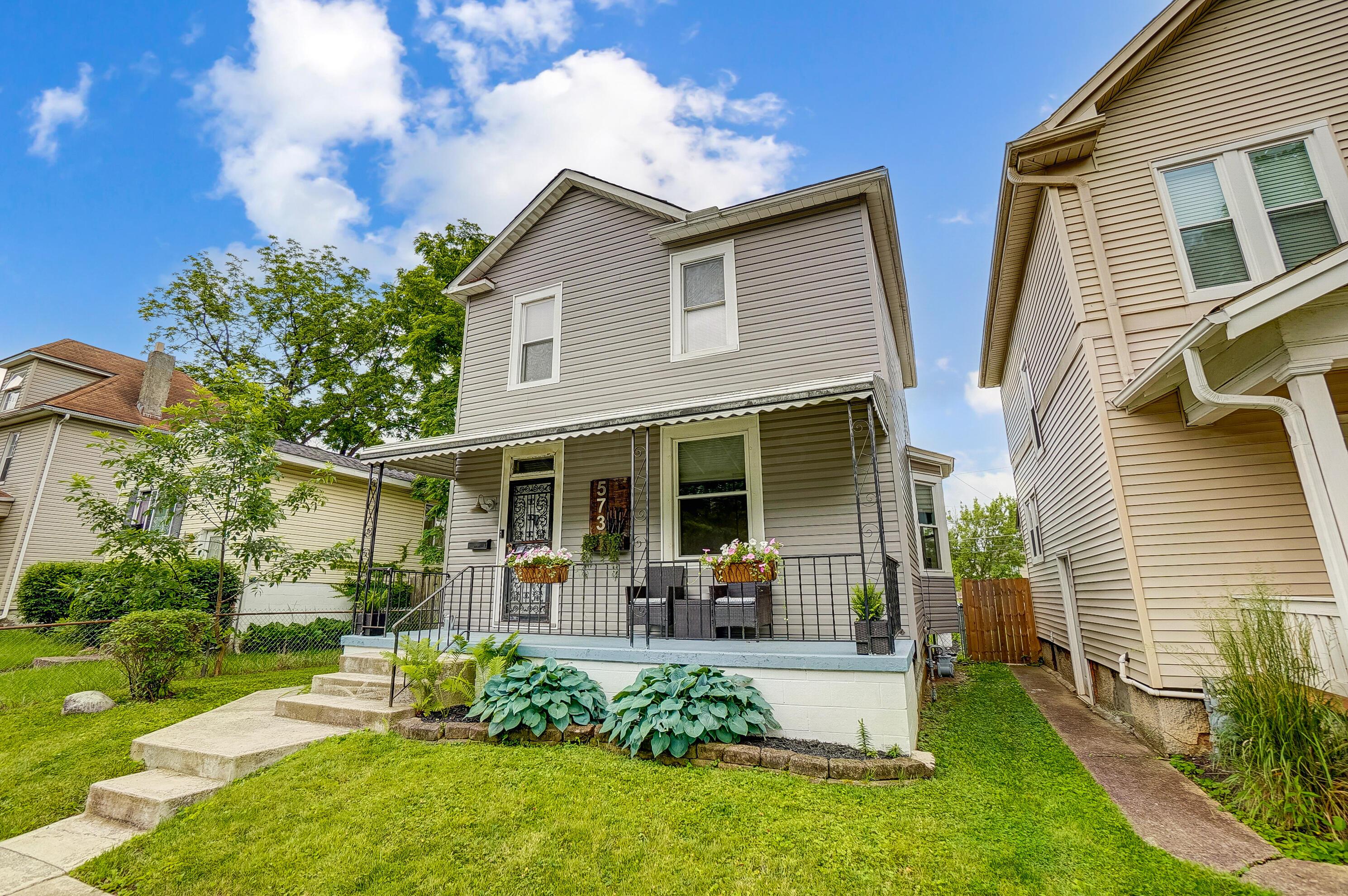 573 E Mithoff Street Property Photo 1
