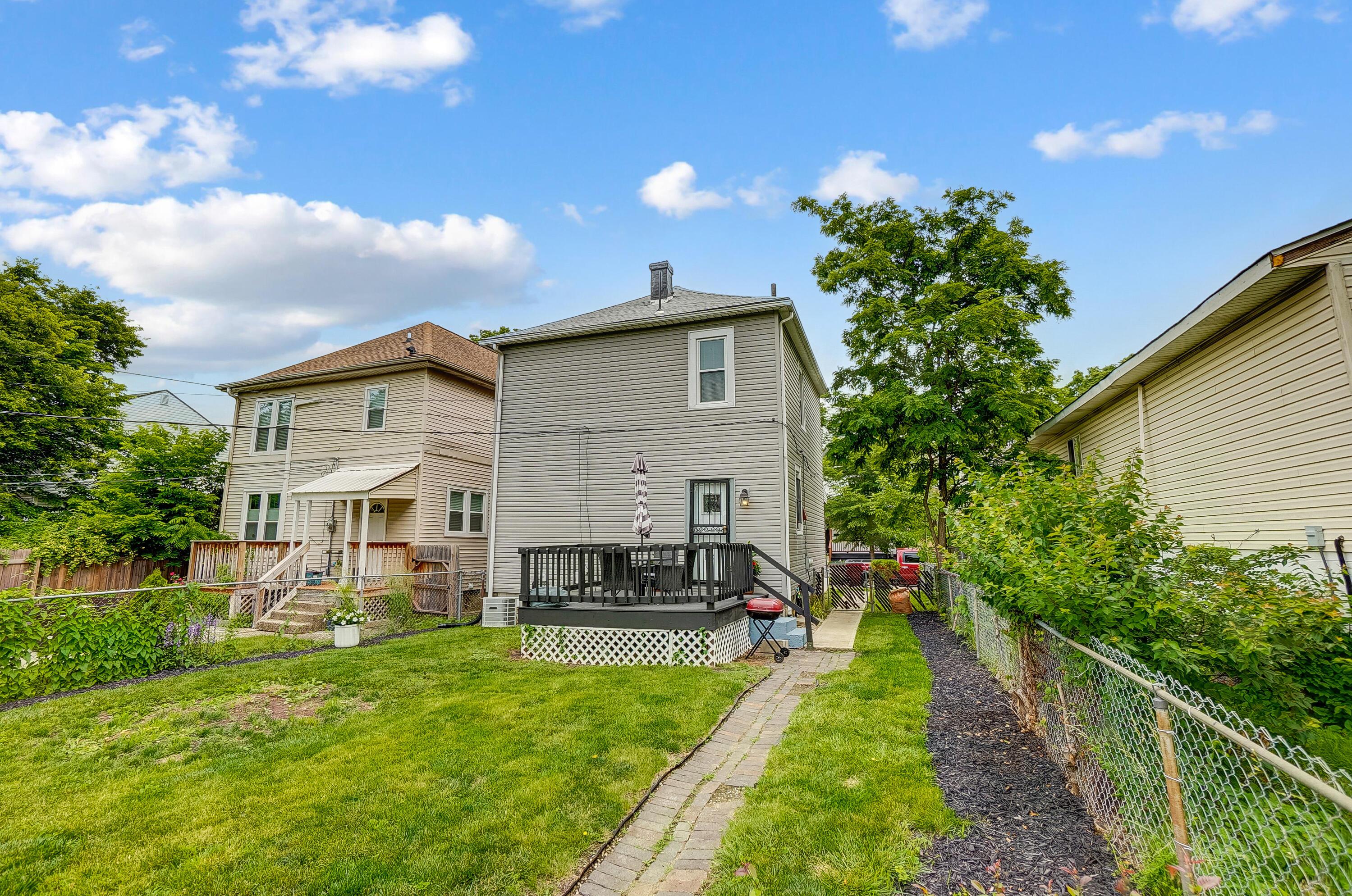 573 E Mithoff Street Property Photo 6