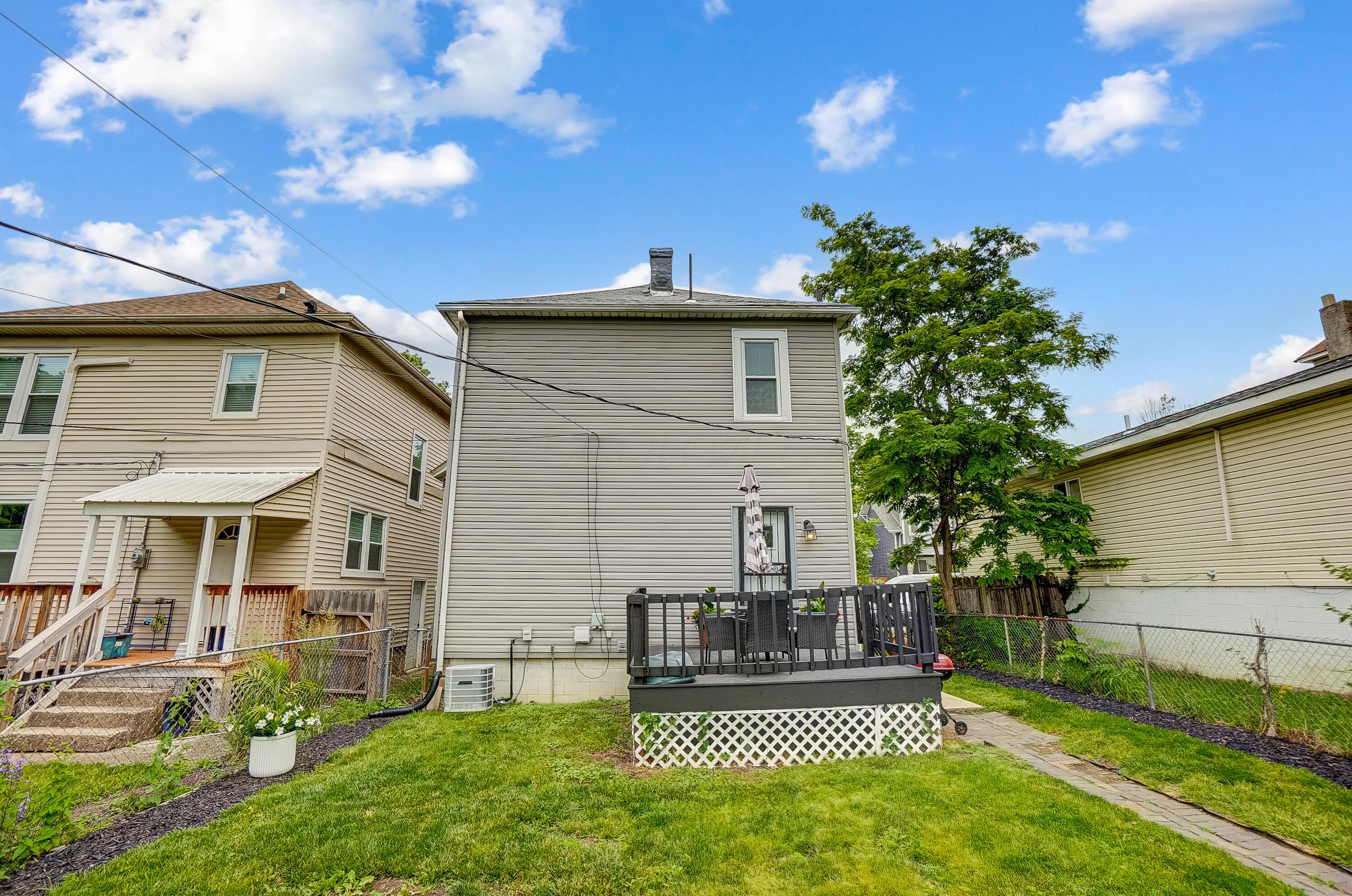 573 E Mithoff Street Property Photo 7