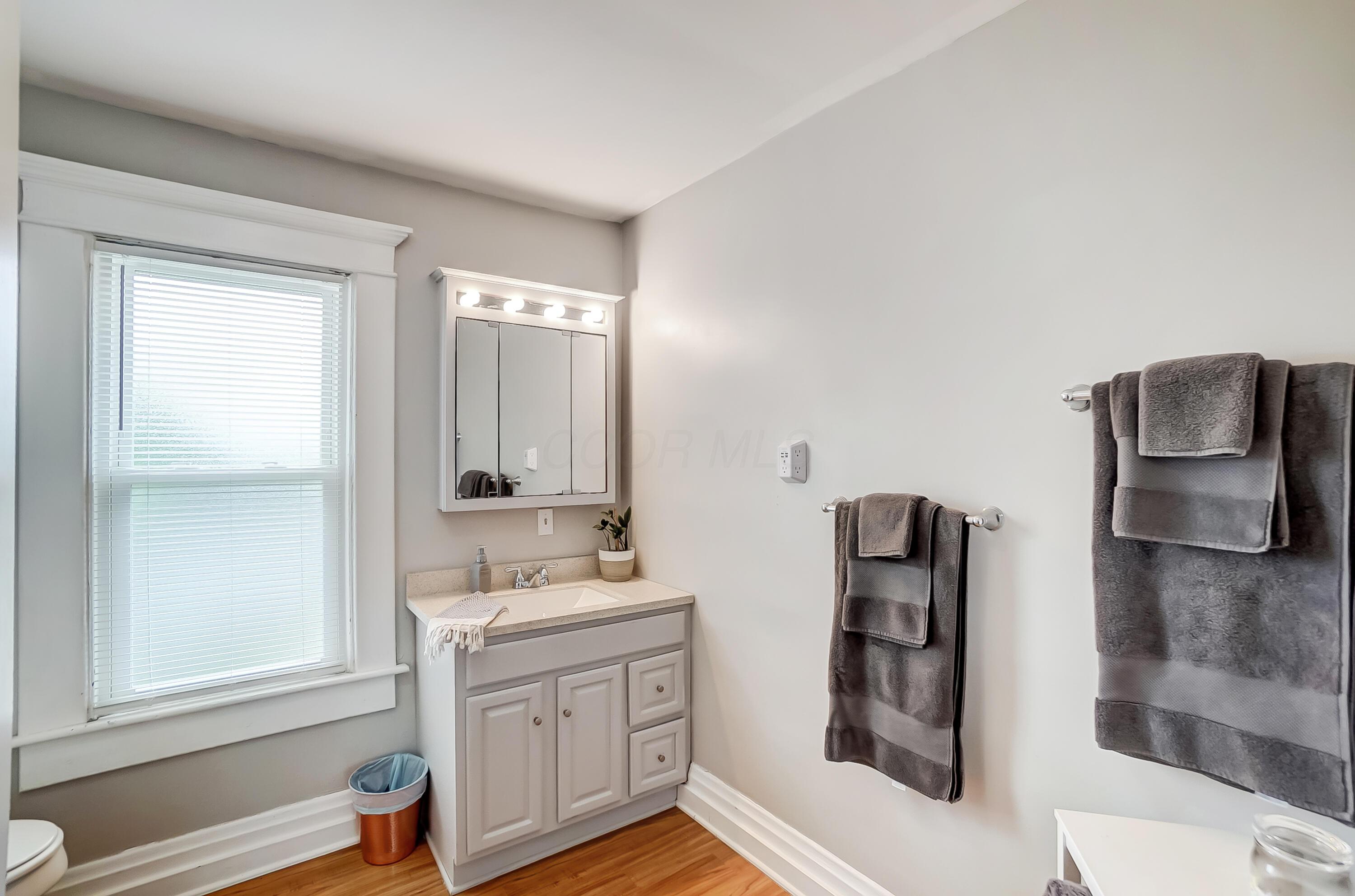 573 E Mithoff Street Property Photo 23