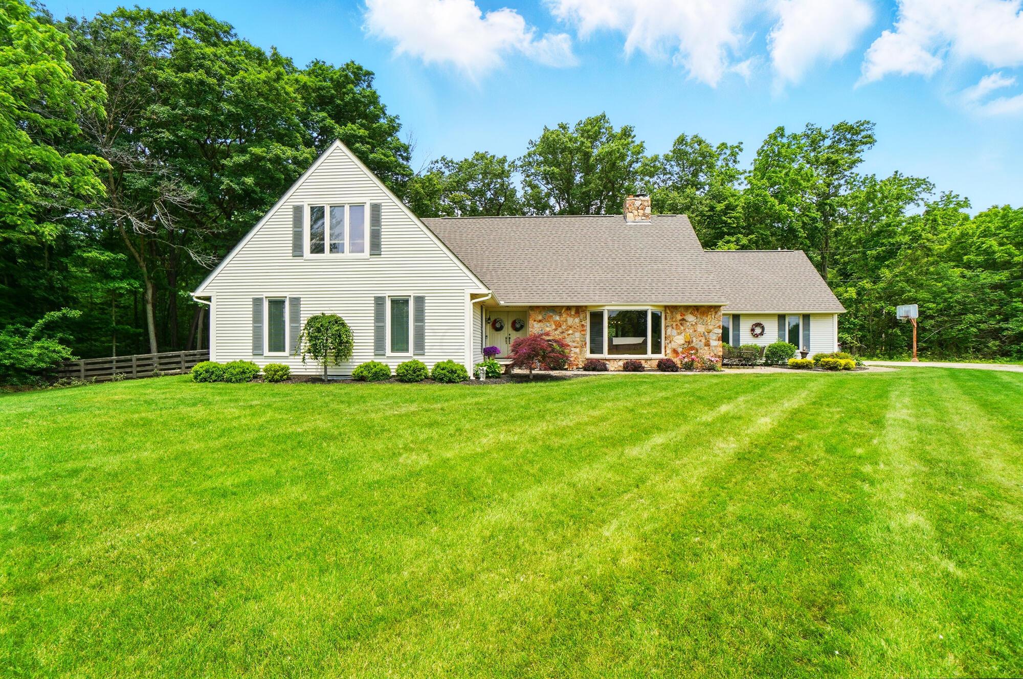 8384 Morris Road Property Photo 1