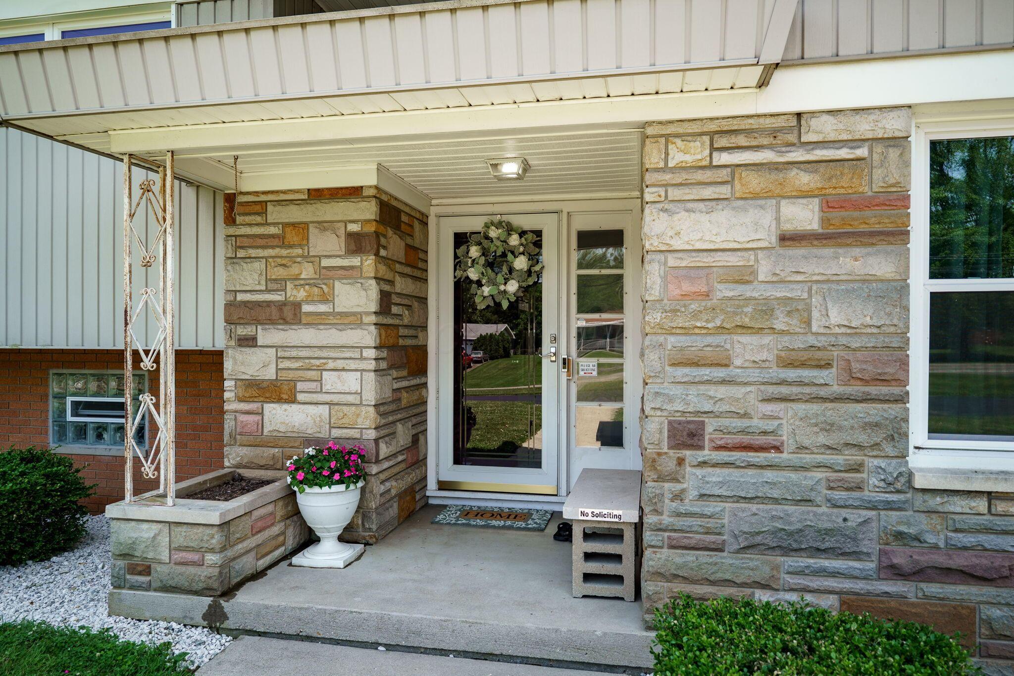 3101 E Leffel Lane Property Photo 4