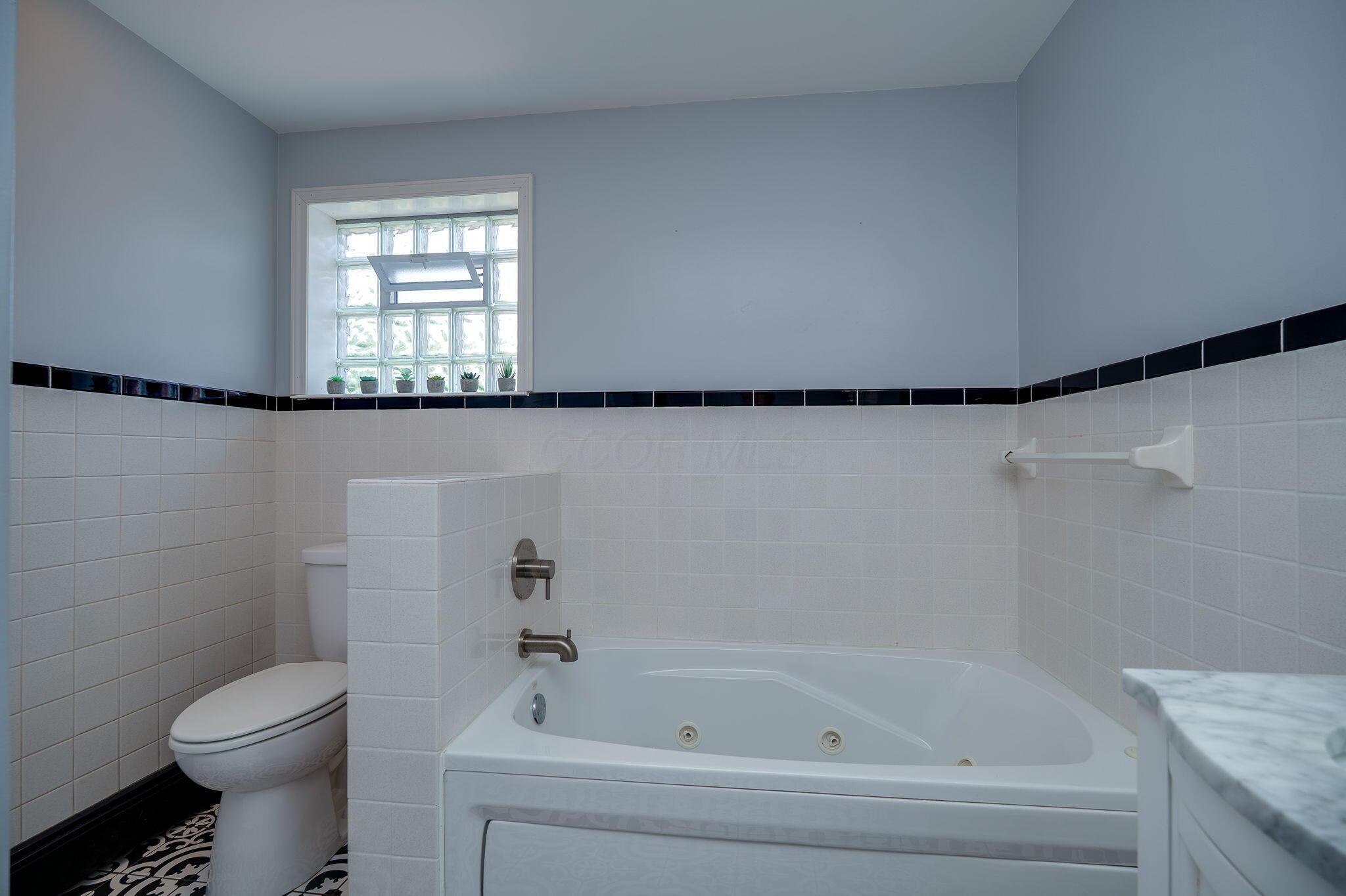 3101 E Leffel Lane Property Photo 19