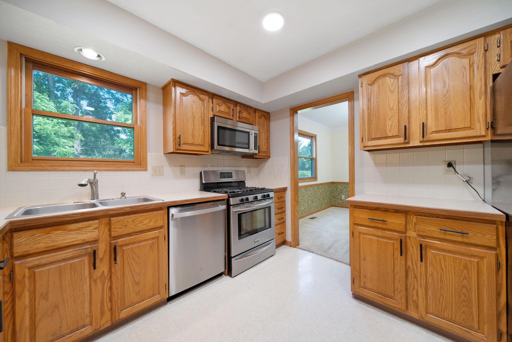 6978 Ernest Way Property Photo 16