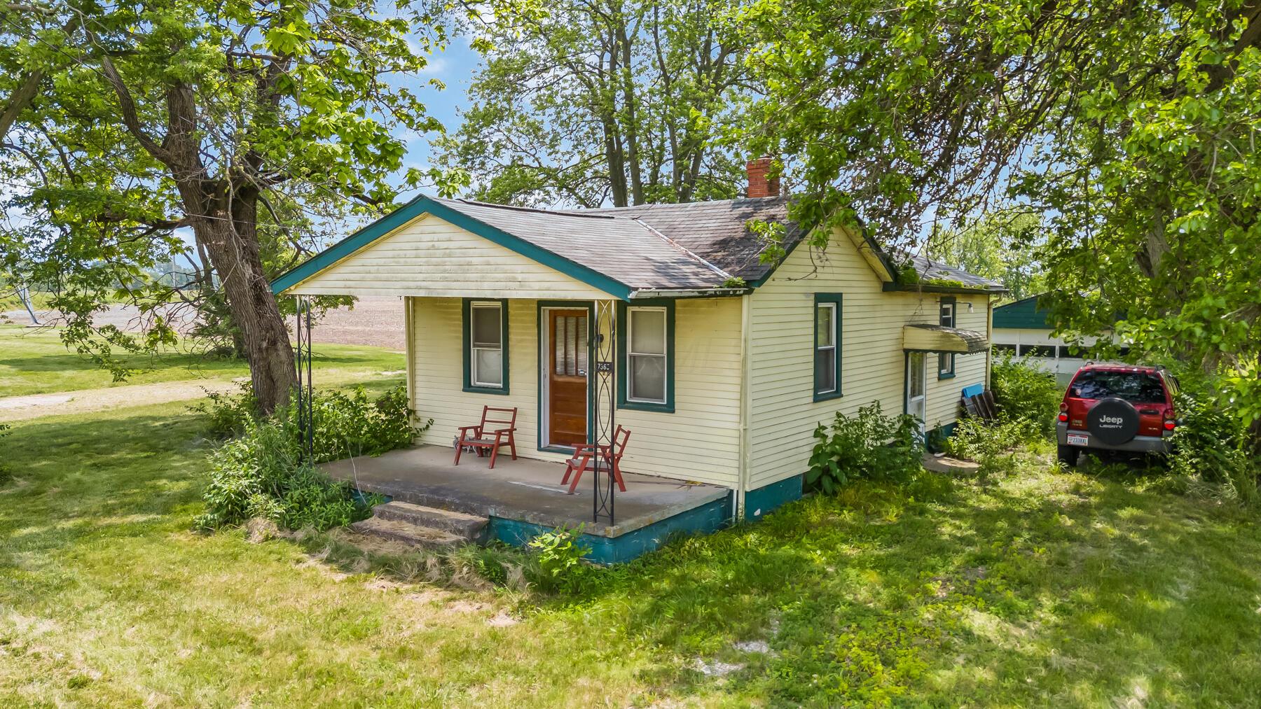 7365 Hayden Run Road Property Photo 2