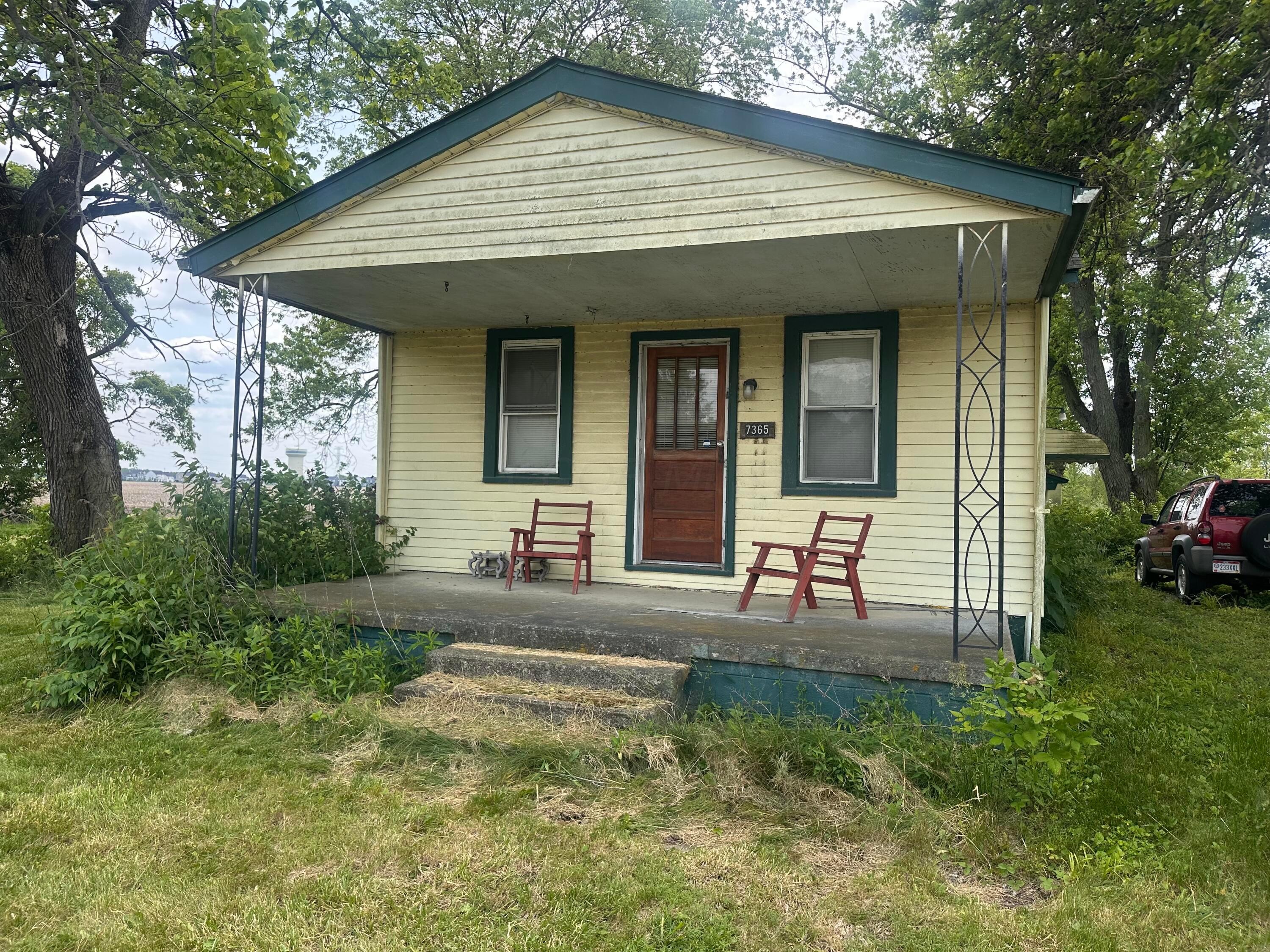 7365 Hayden Run Road Property Photo 4