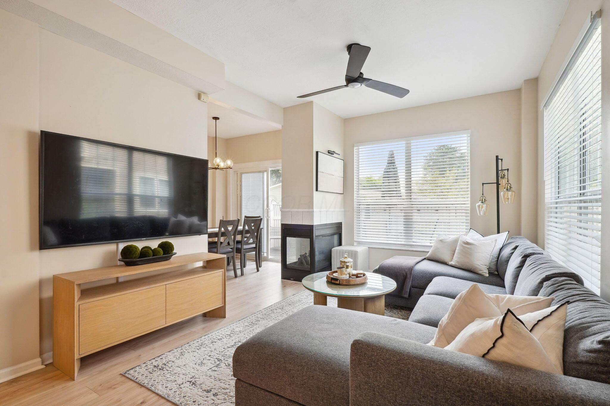 5535 Village Crossing Property Photo 1