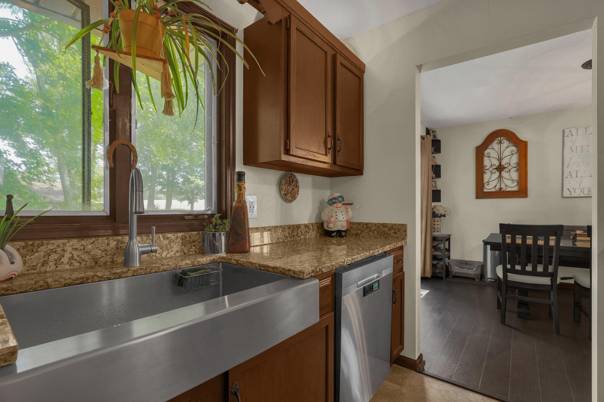 2542 Eckert Road Property Photo 14