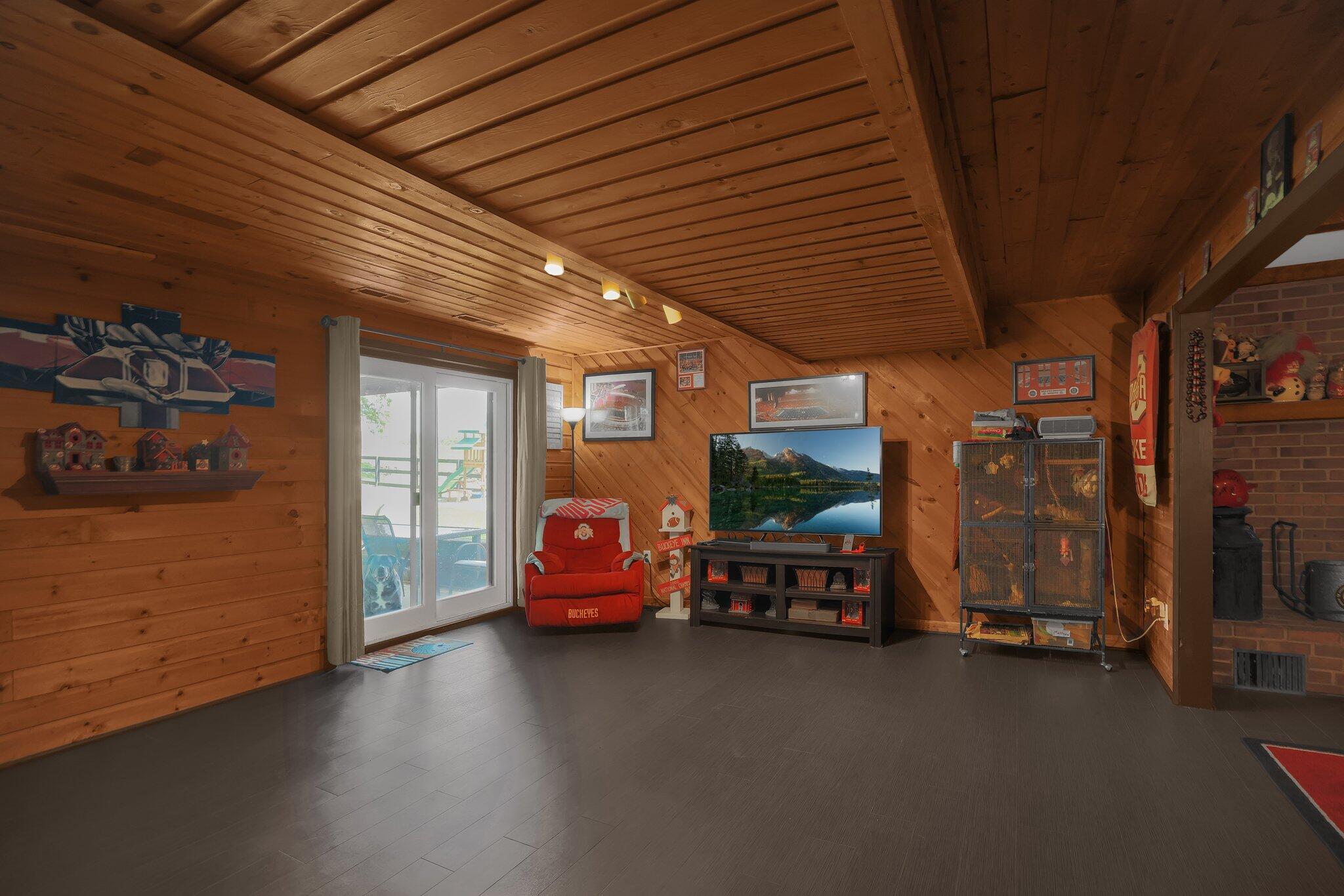 2542 Eckert Road Property Photo 25