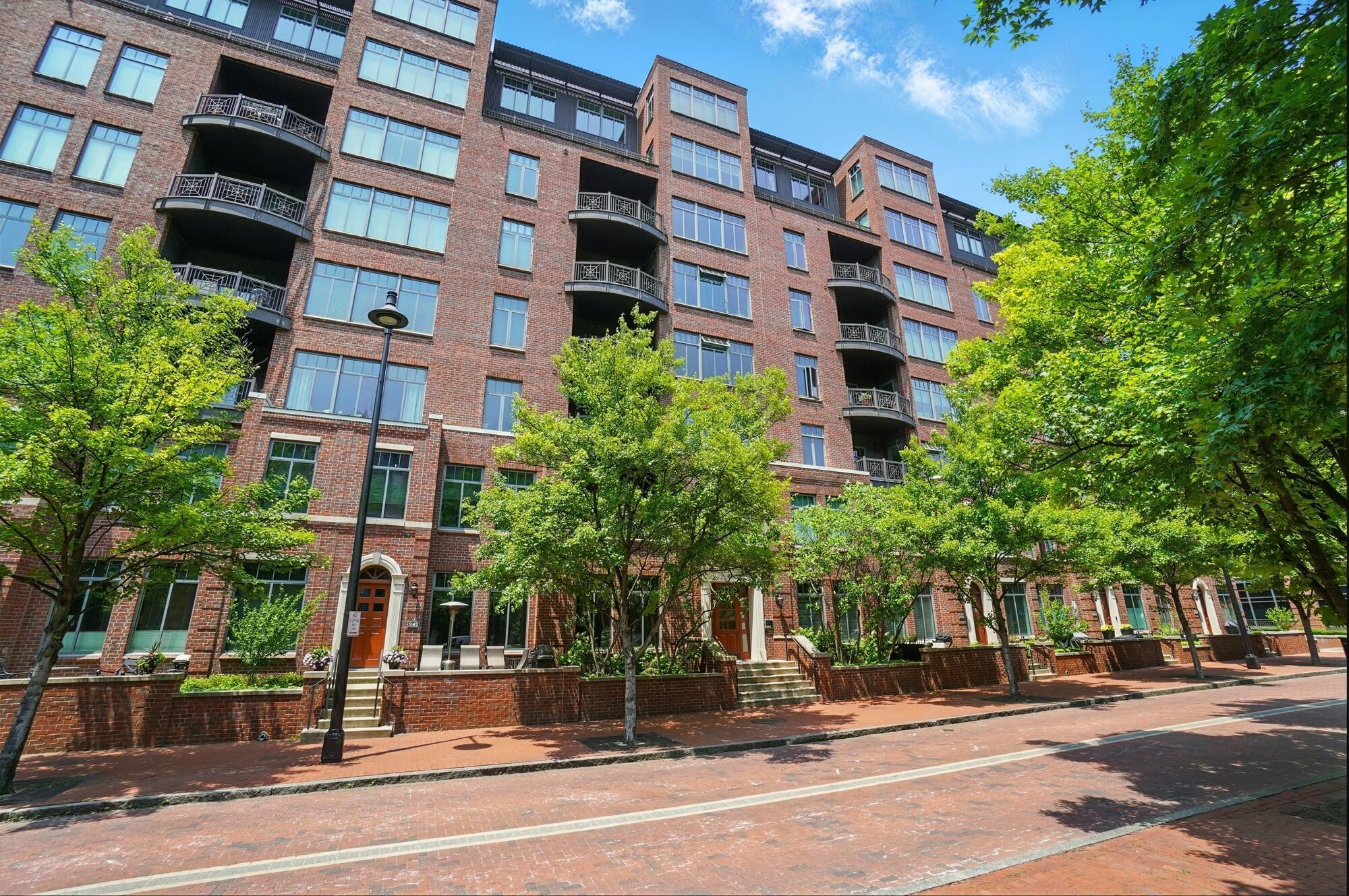 250 Daniel Burnham Square, 304 Property Photo 1