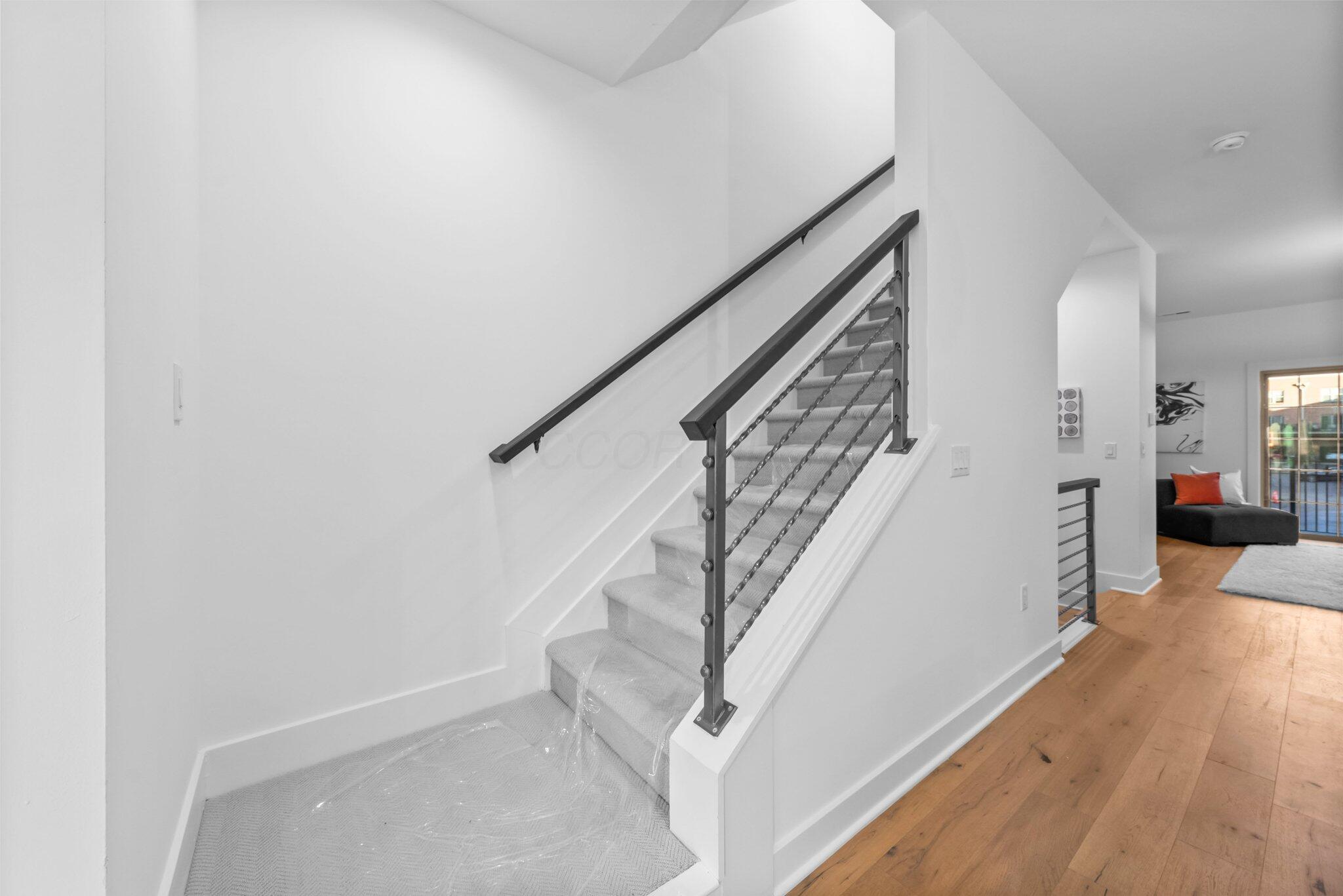 91 W Town Street Property Photo 19