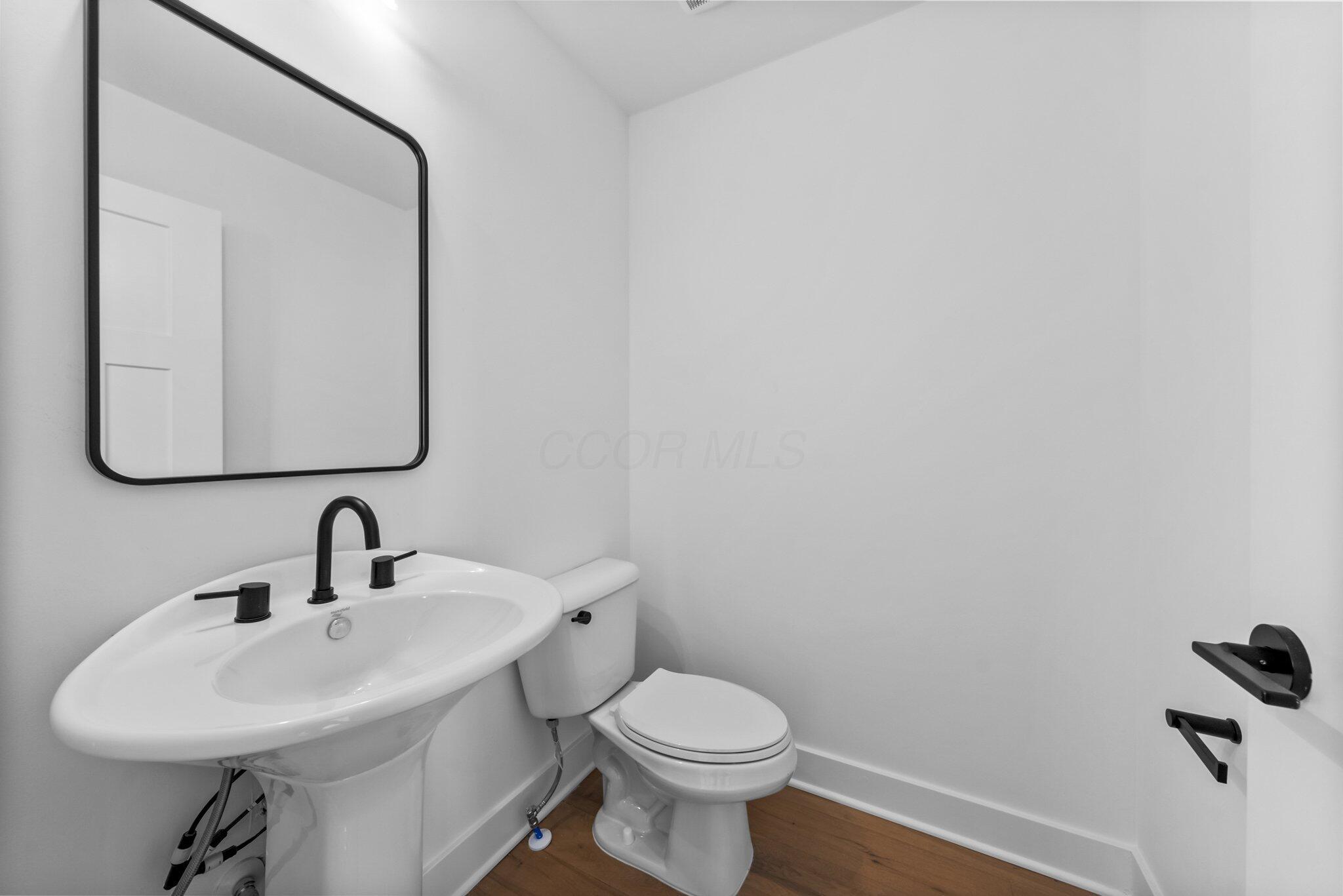91 W Town Street Property Photo 30
