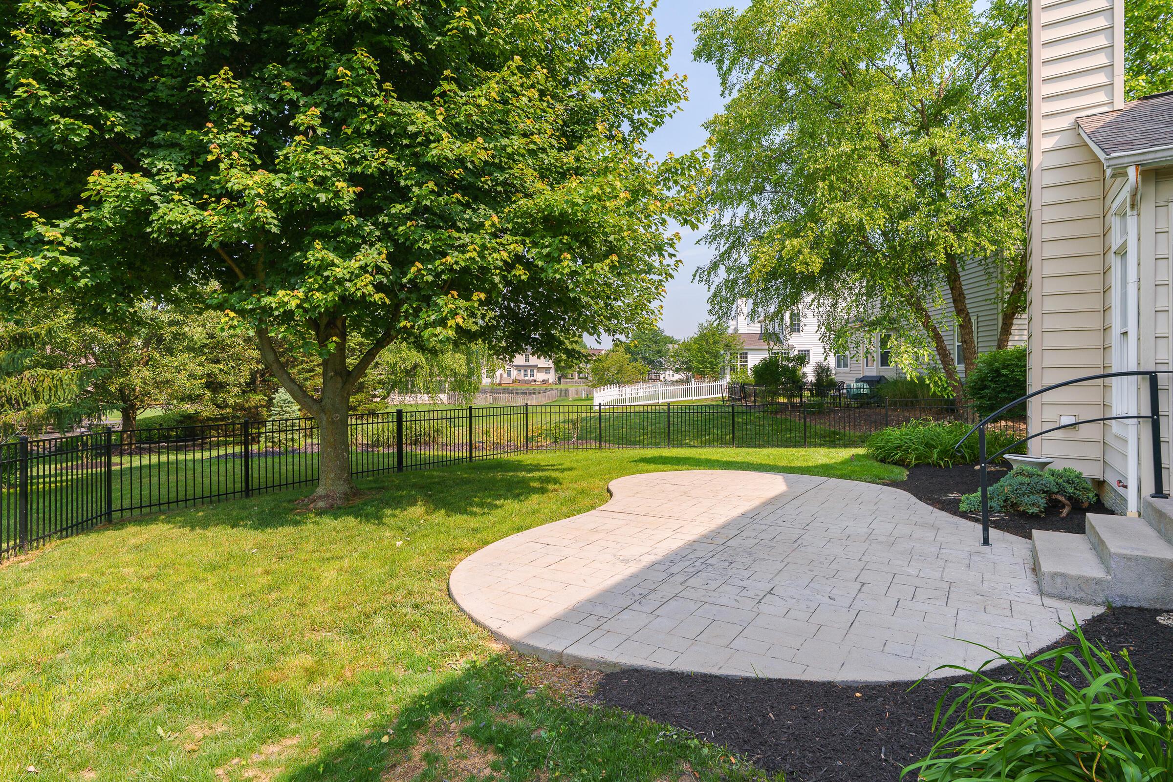 6096 Congressional Drive Property Photo 5