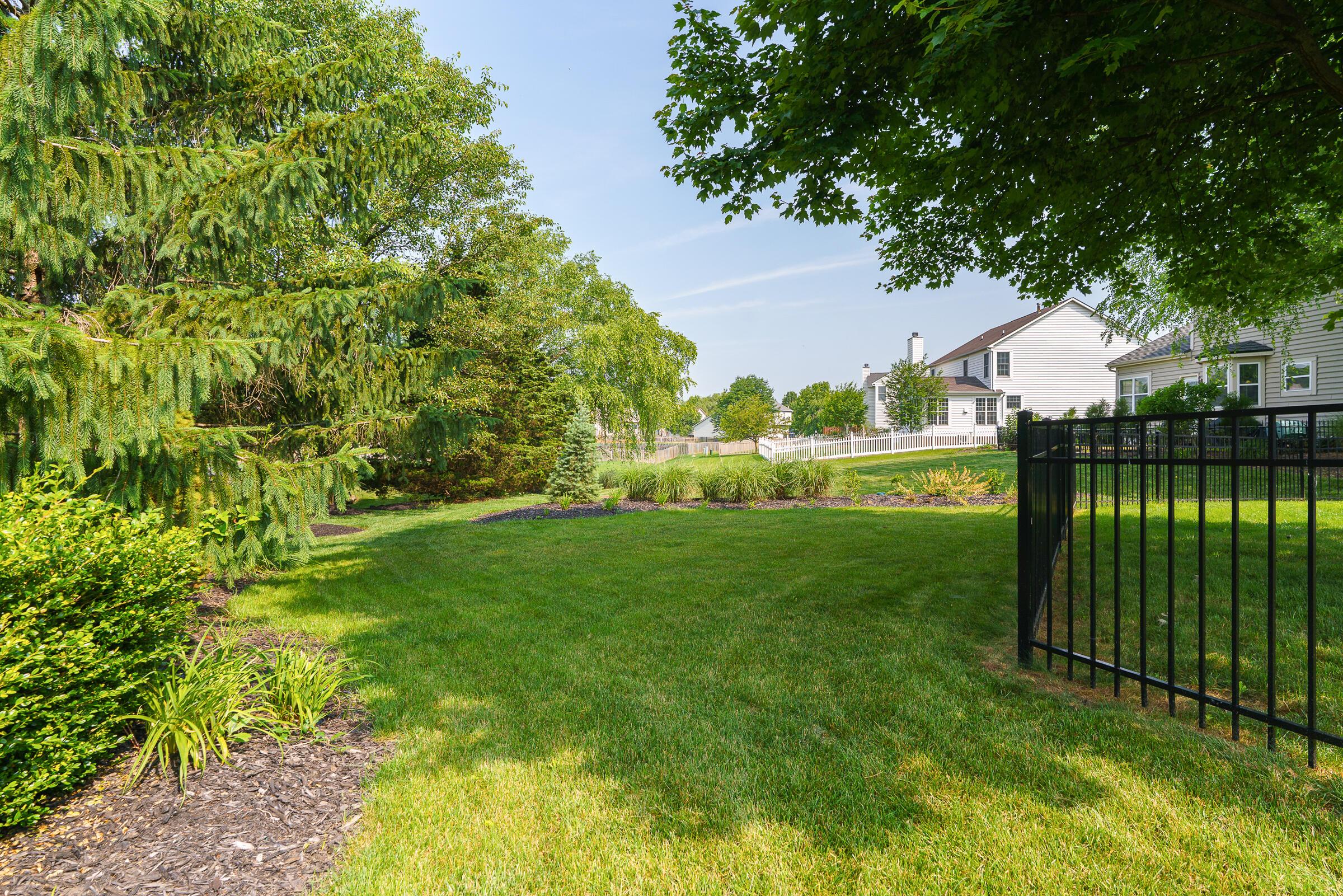6096 Congressional Drive Property Photo 6