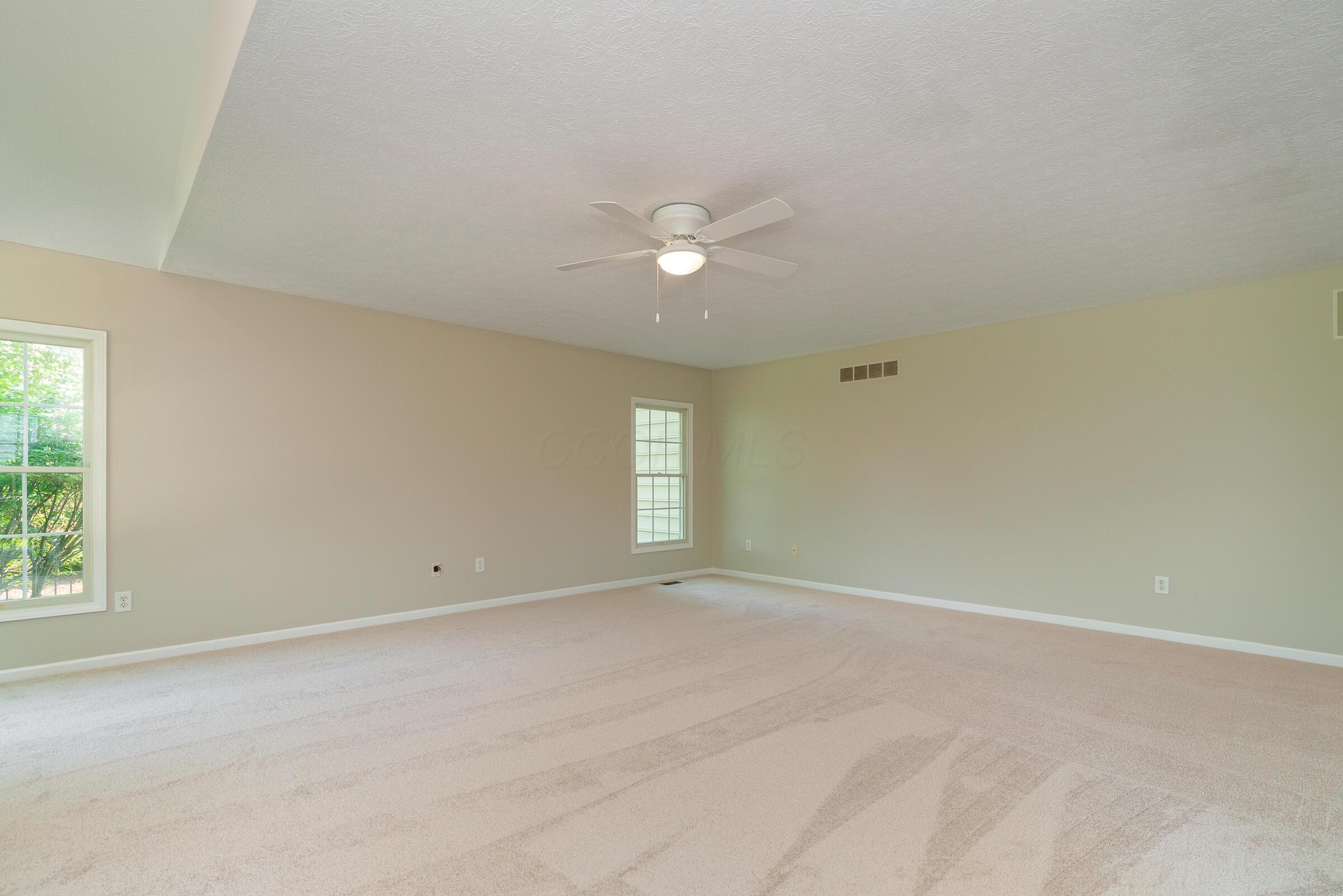 6096 Congressional Drive Property Photo 11