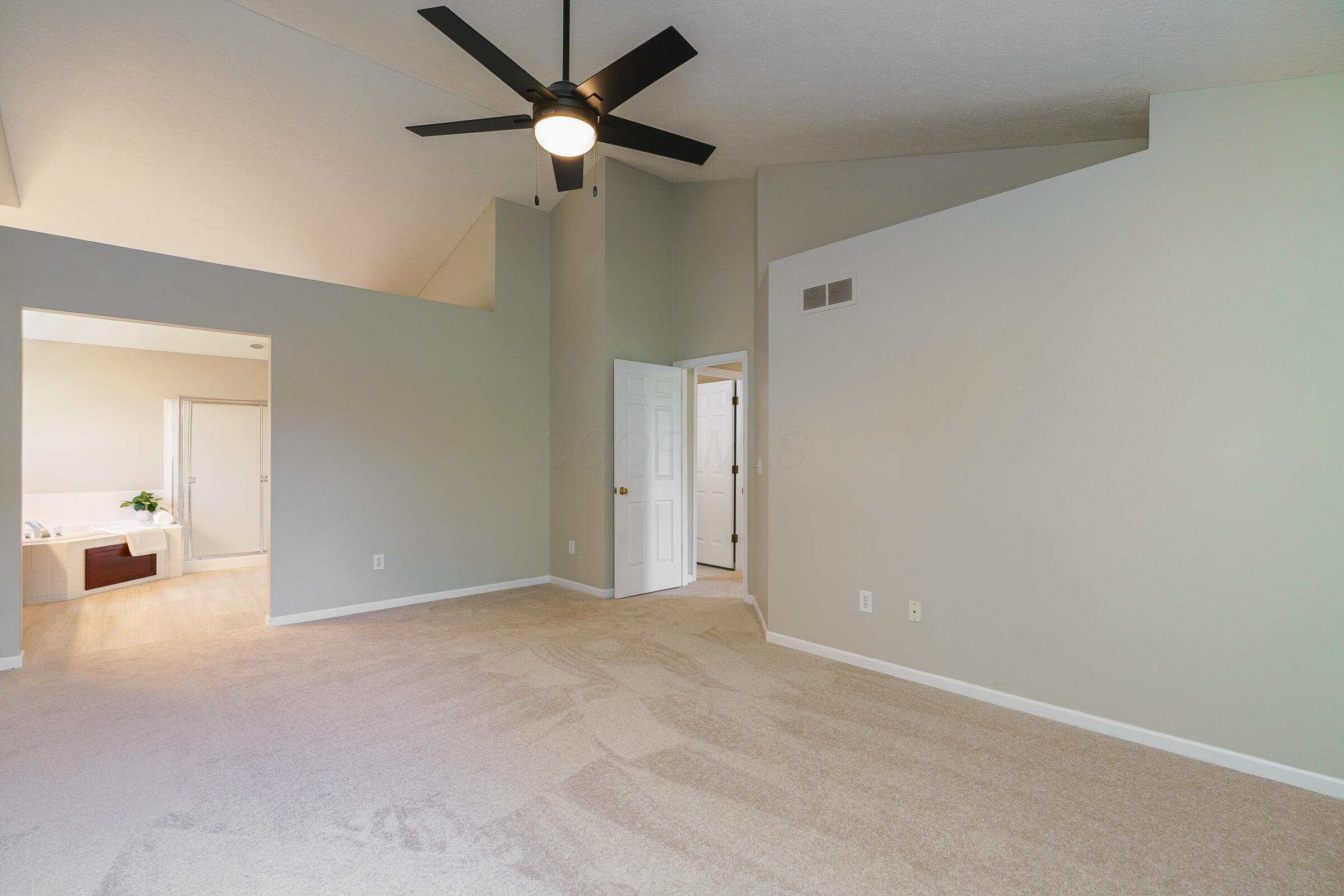 6096 Congressional Drive Property Photo 27