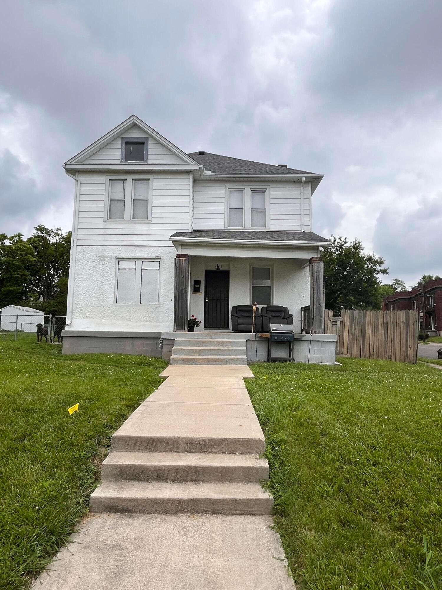 1601 Salem Avenue Property Photo 1