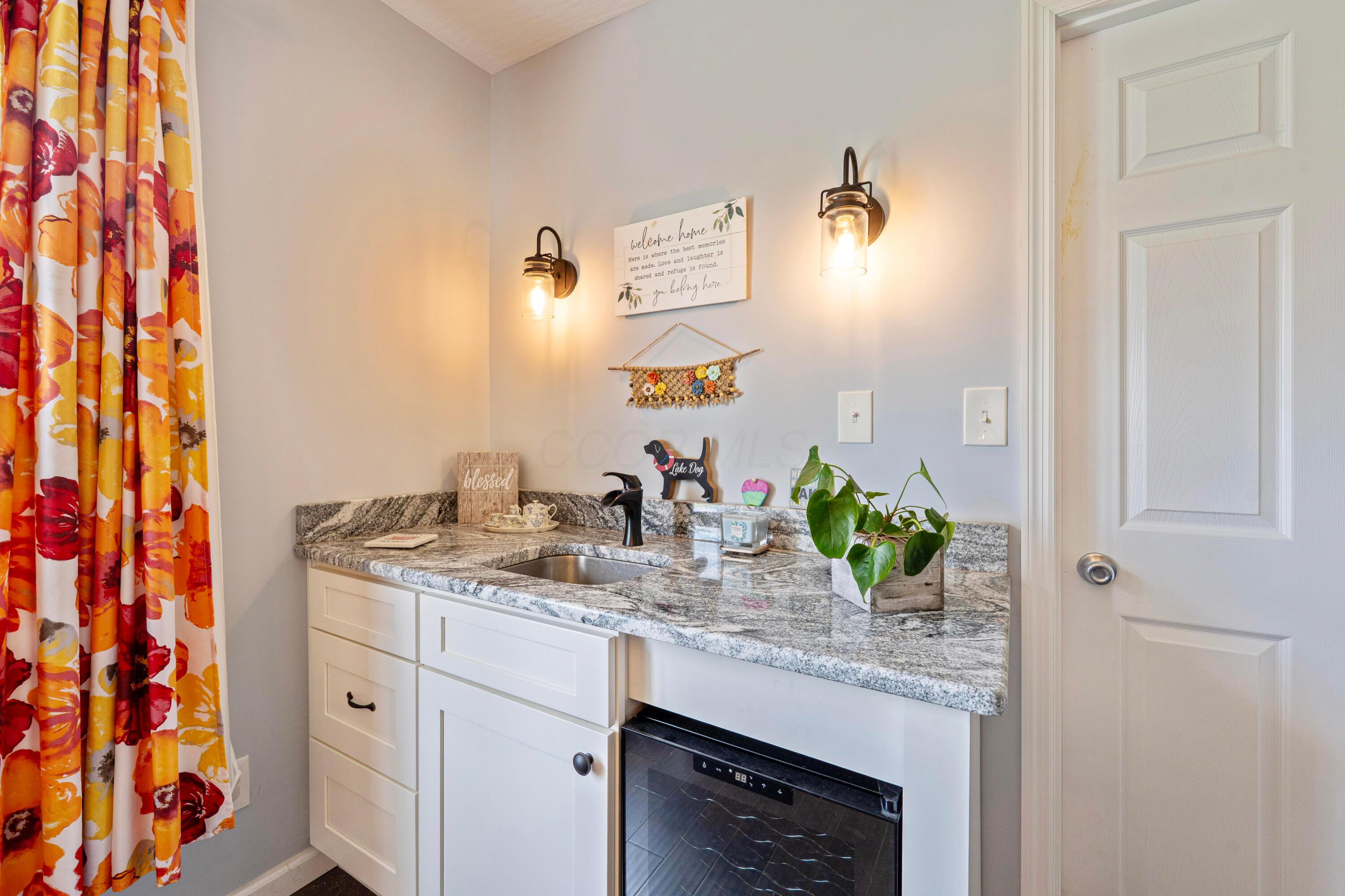 13580 Hollywood Boulevard Ne Property Photo 1