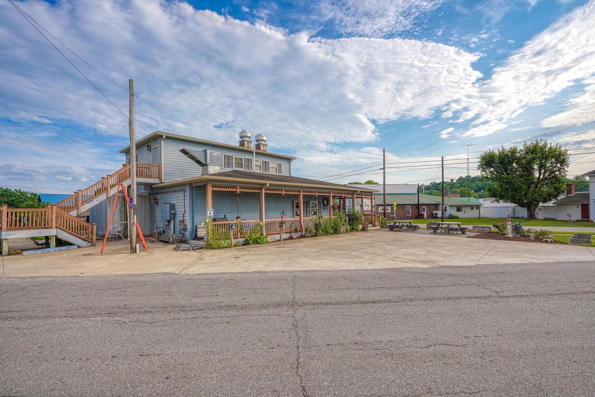 16178 Pike Street Property Photo 11