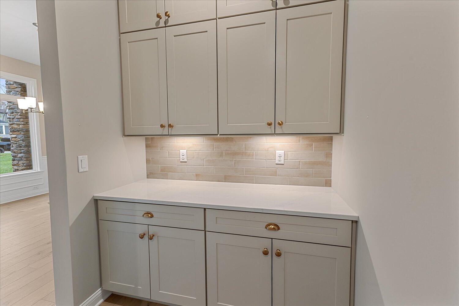 2504 Bent Grass Drive Property Photo 7